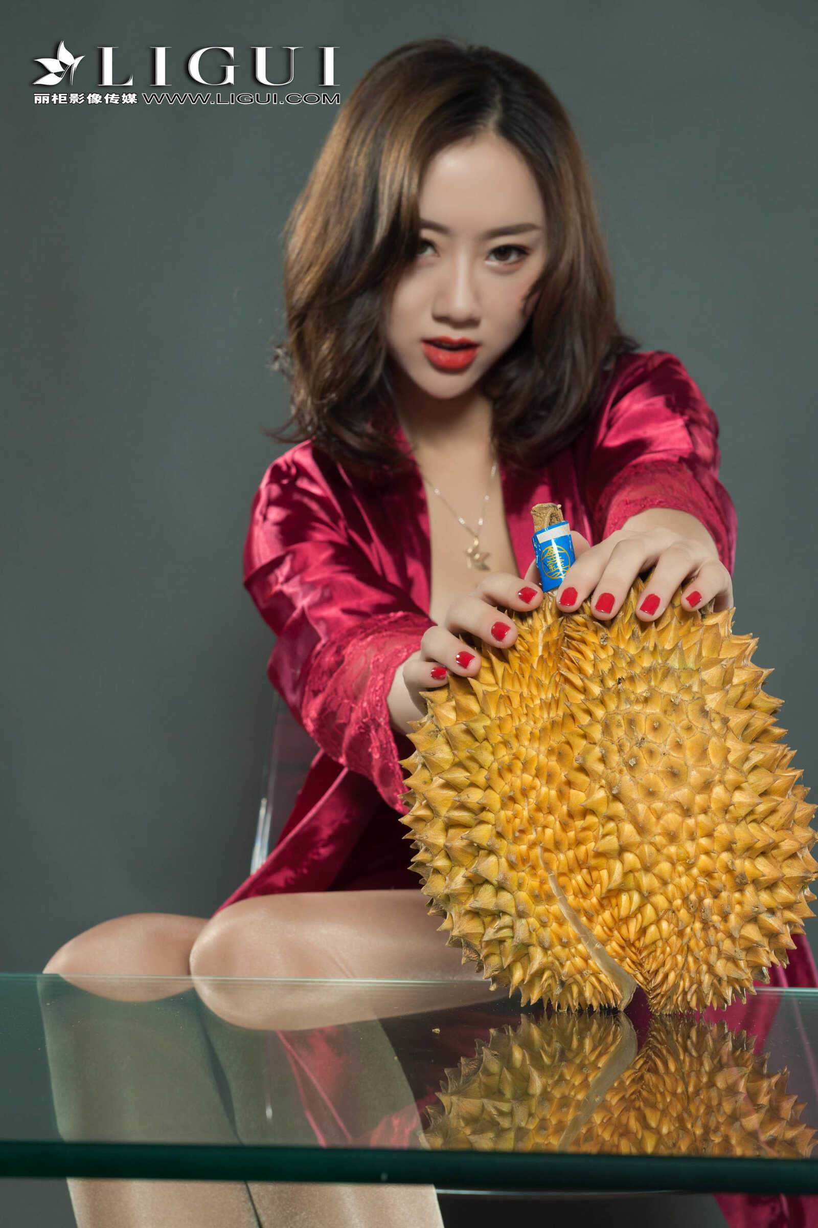 足模然然《榴莲丝袜少妇》 [丽柜Liguil] 写真集第16张