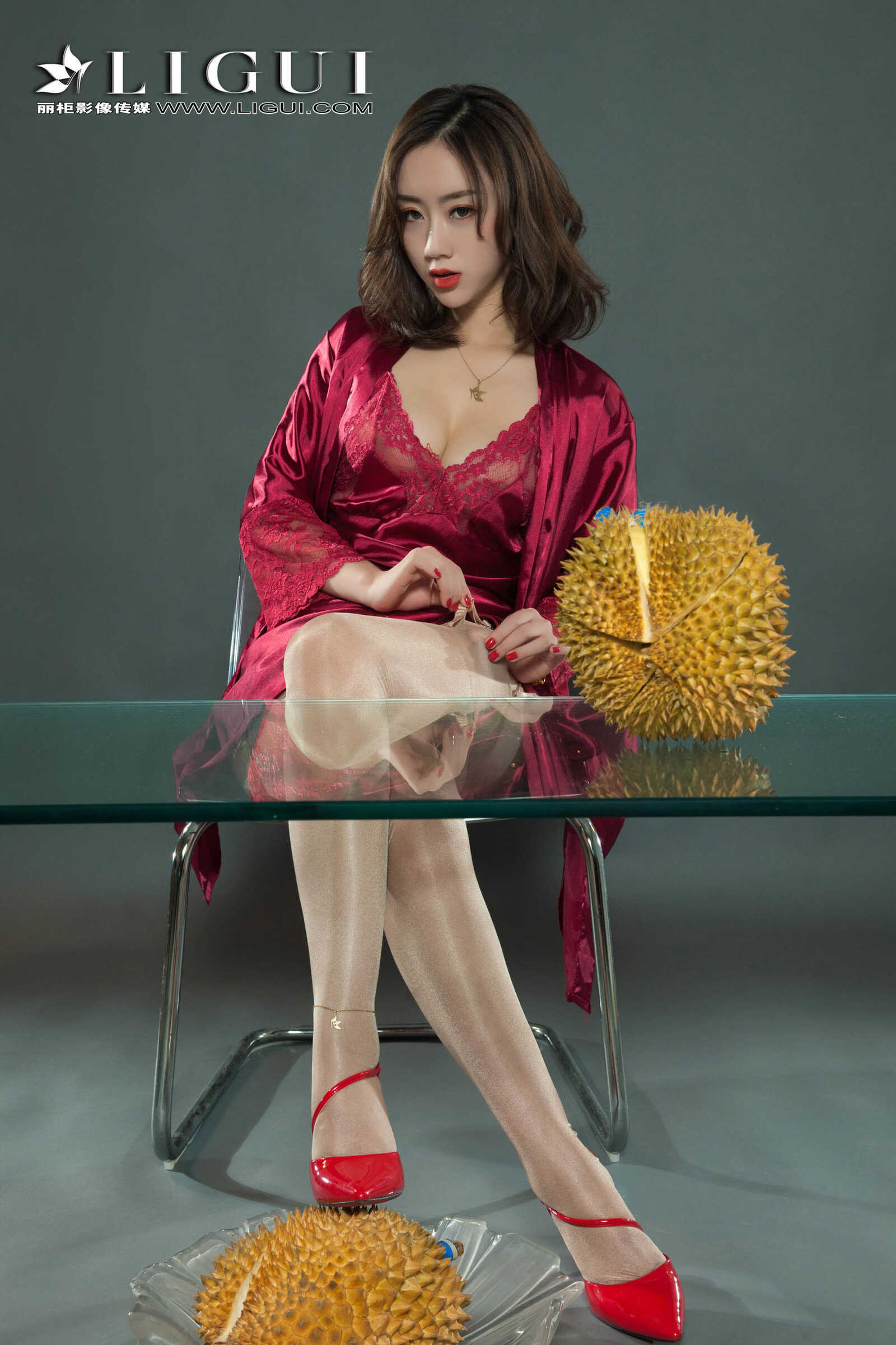 足模然然《榴莲丝袜少妇》 [丽柜Liguil] 写真集第15张