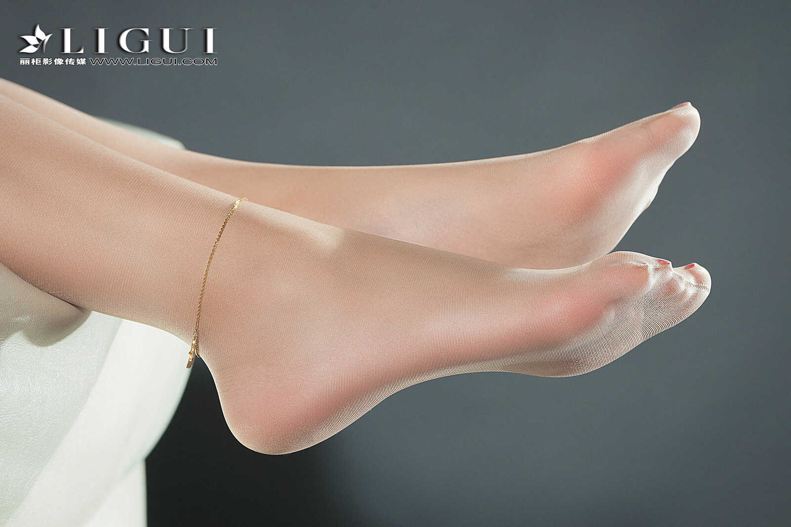 腿模赵维拉《空姐丝足》[丽柜Ligui] 写真集第5张