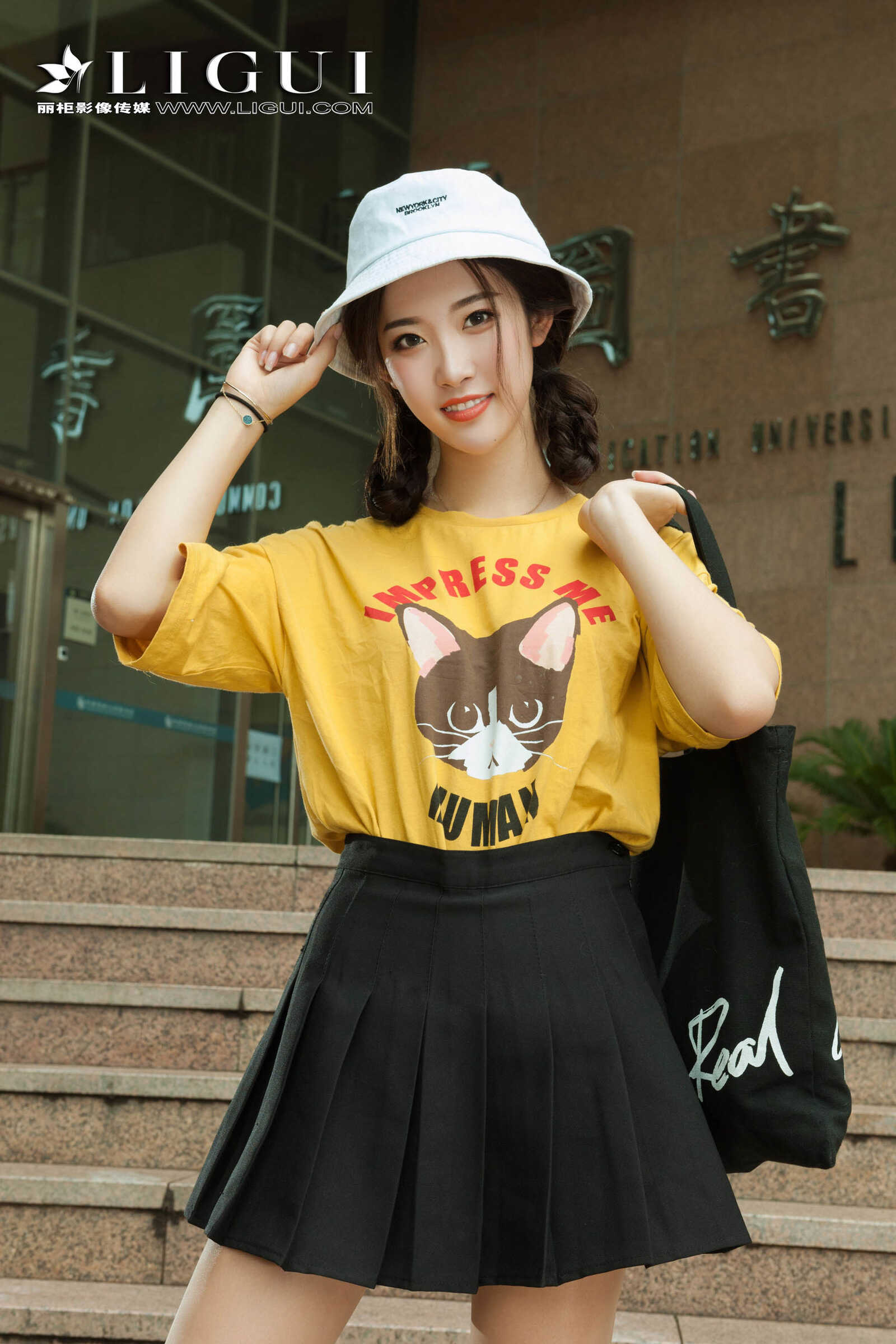 筱筱《街拍时尚少女》 [丽柜Ligui] 写真集第16张