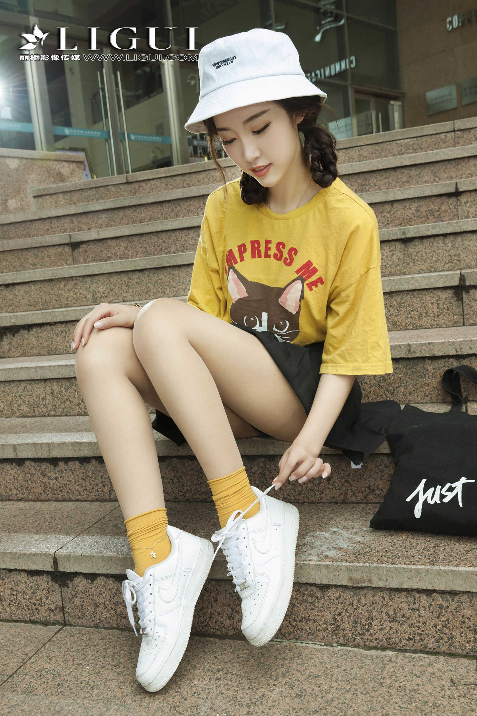 筱筱《街拍时尚少女》 [丽柜Ligui] 写真集第12张