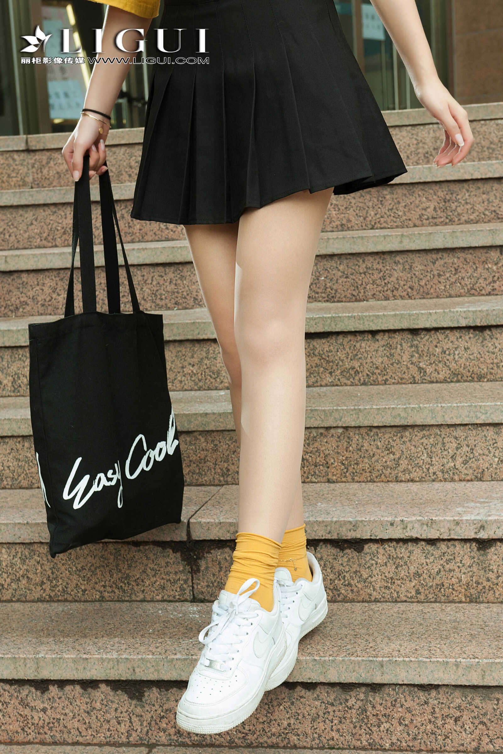 筱筱《街拍时尚少女》 [丽柜Ligui] 写真集第13张