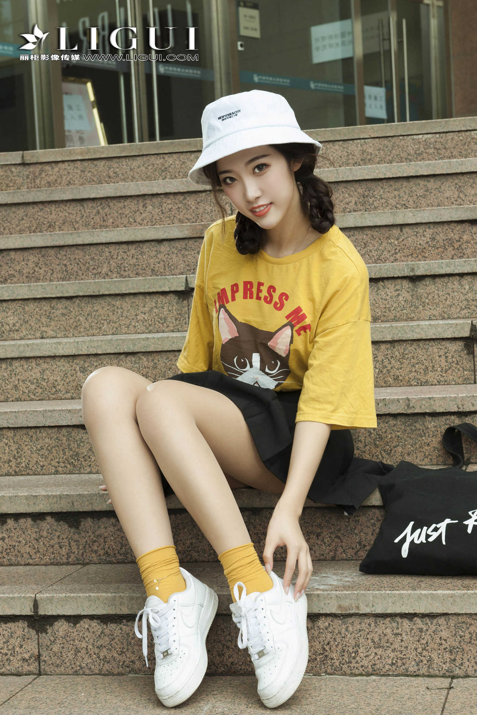 筱筱《街拍时尚少女》 [丽柜Ligui] 写真集第13张