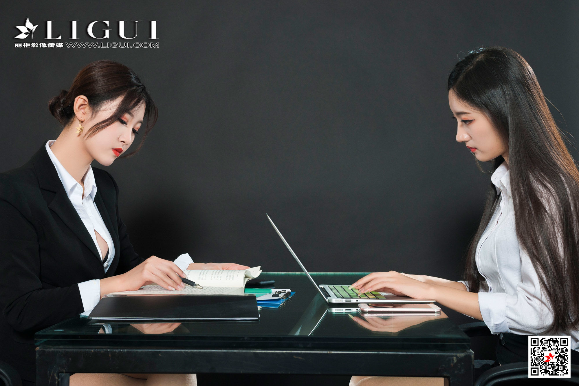 筱筱&amp;amp;王欣竹《OL丝足诱惑》 [丽柜Ligui] 写真集第17张