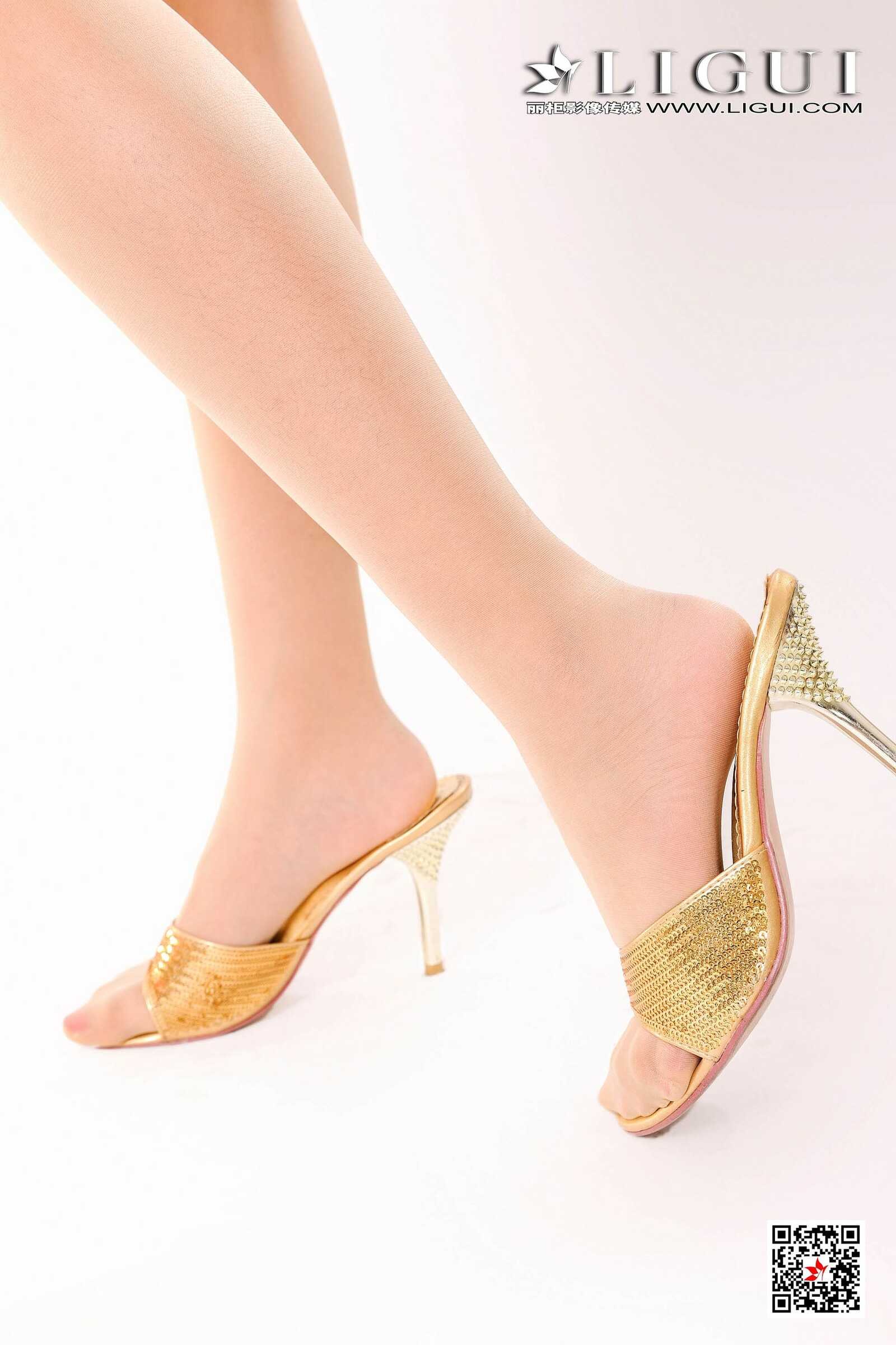 腿模笑笑《白衬衫美腿丽人》 [丽柜Ligui] 写真集第16张