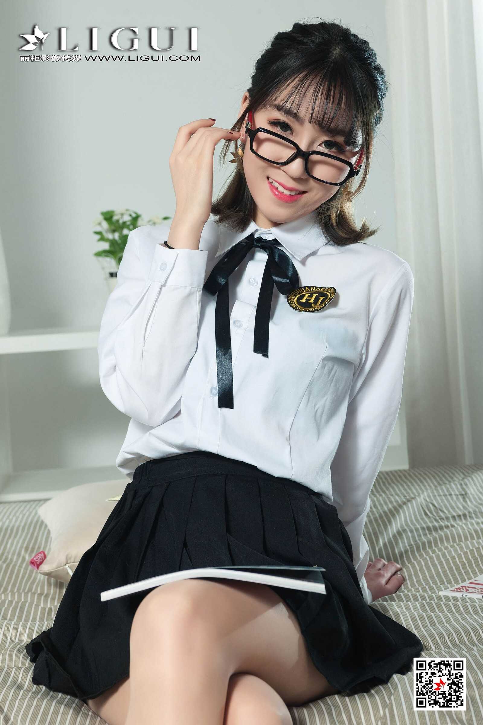 鱼妹《短筒袜玉足》[丽柜Ligui] 网络丽人 写真集第10张