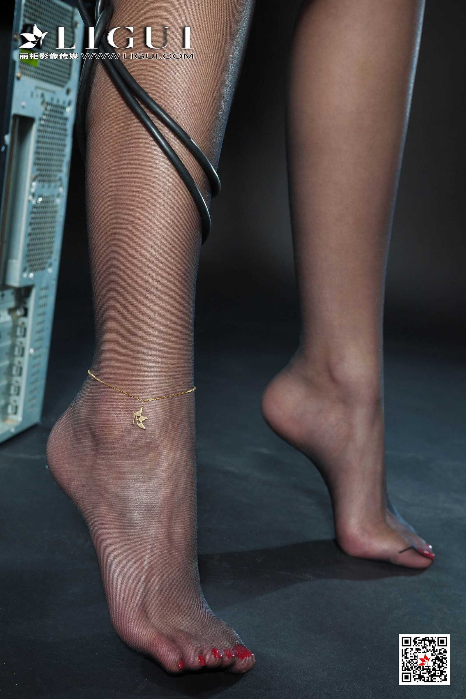 筱筱《牛仔黑丝修理工》 [丽柜Ligui] 网络丽人 写第18张