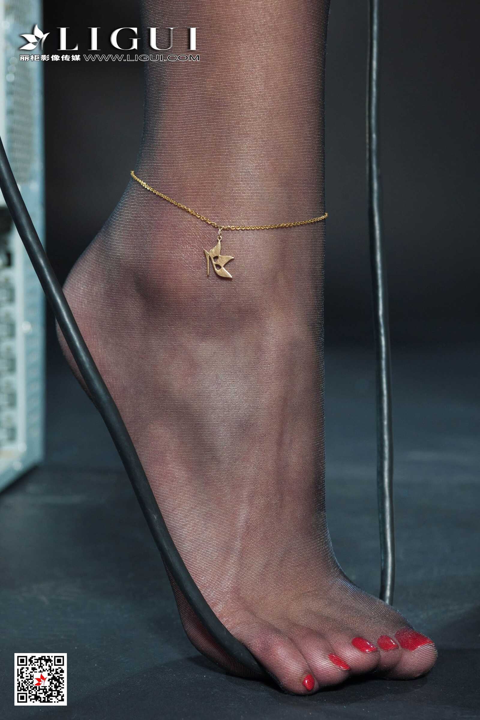 筱筱《牛仔黑丝修理工》 [丽柜Ligui] 网络丽人 写第15张