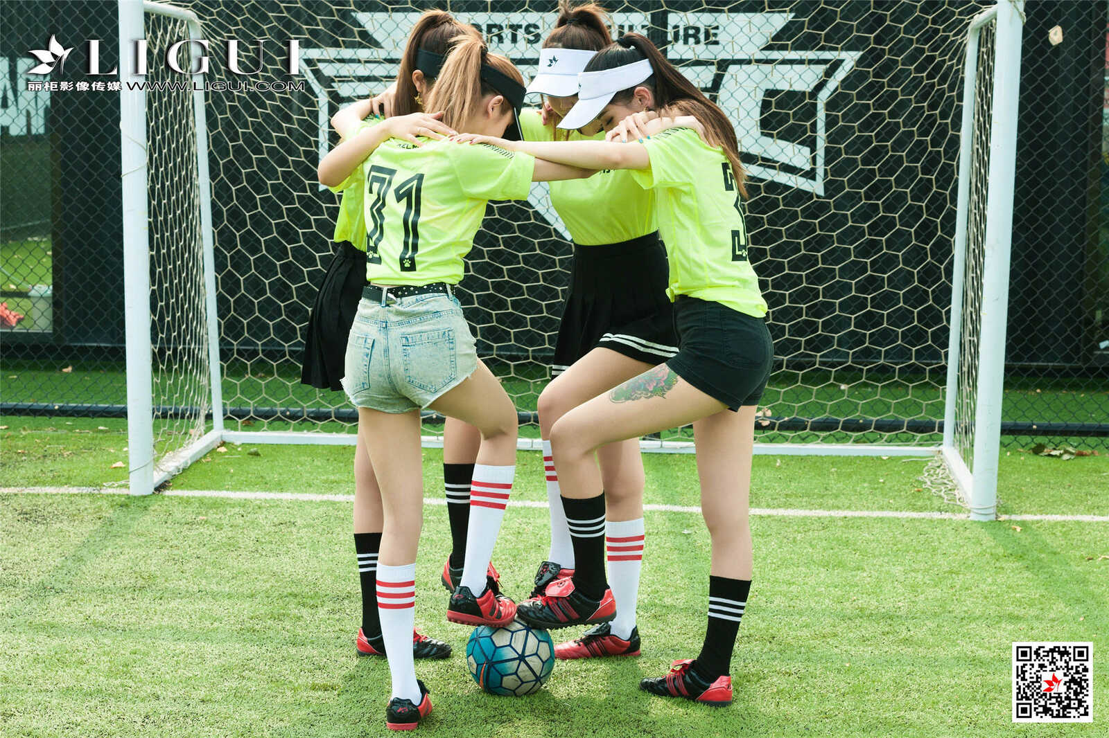 兔子&凉儿&甜甜&允娜《足球丝足》 [丽柜第9张