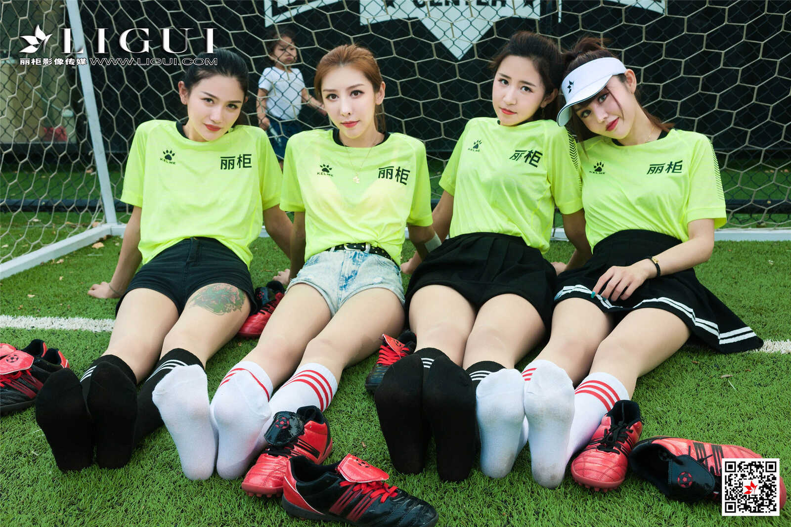 兔子&amp;amp;凉儿&amp;amp;甜甜&amp;amp;允娜《足球丝足》 [丽柜第1张