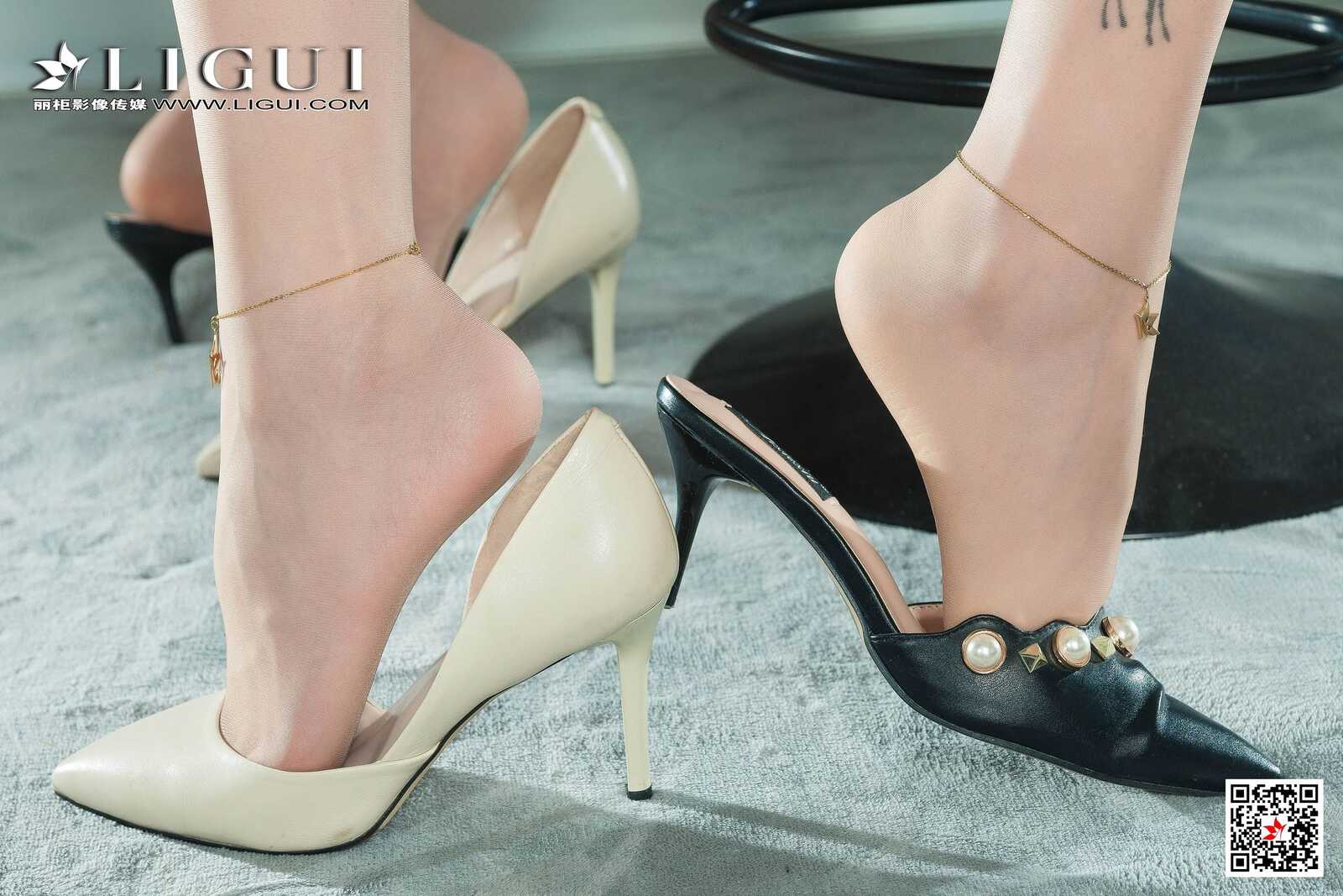 甜甜&amp;amp;凉儿《绝色美食丝袜诱惑》 [丽柜Ligui]第1张