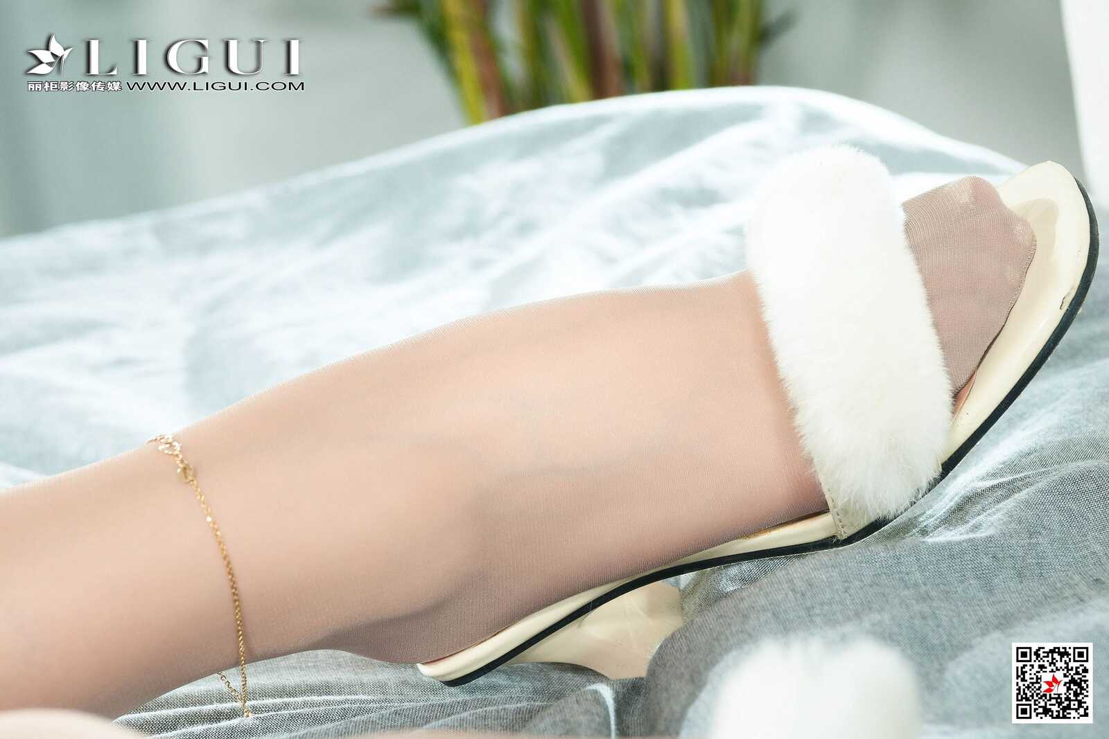 钟情《白衬衫丝足绳艺》 [丽柜美束Ligui] 写真集第6张