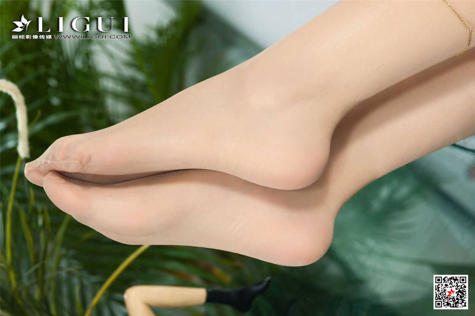 阿笙《西装OL女郎丝足》 [丽柜Ligui] 写真集第1张