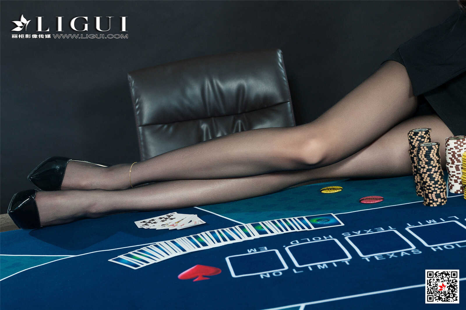 模特兔子《黑丝棋牌官》 [丽柜Ligui] 美腿丝足写第8张