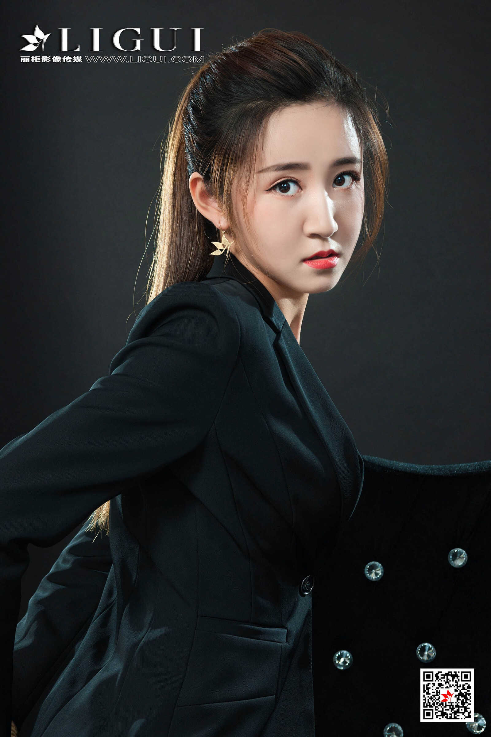 Model 允娜《OL绳艺捆绑》 [丽柜美束LIGUI] 网络丽人第8张