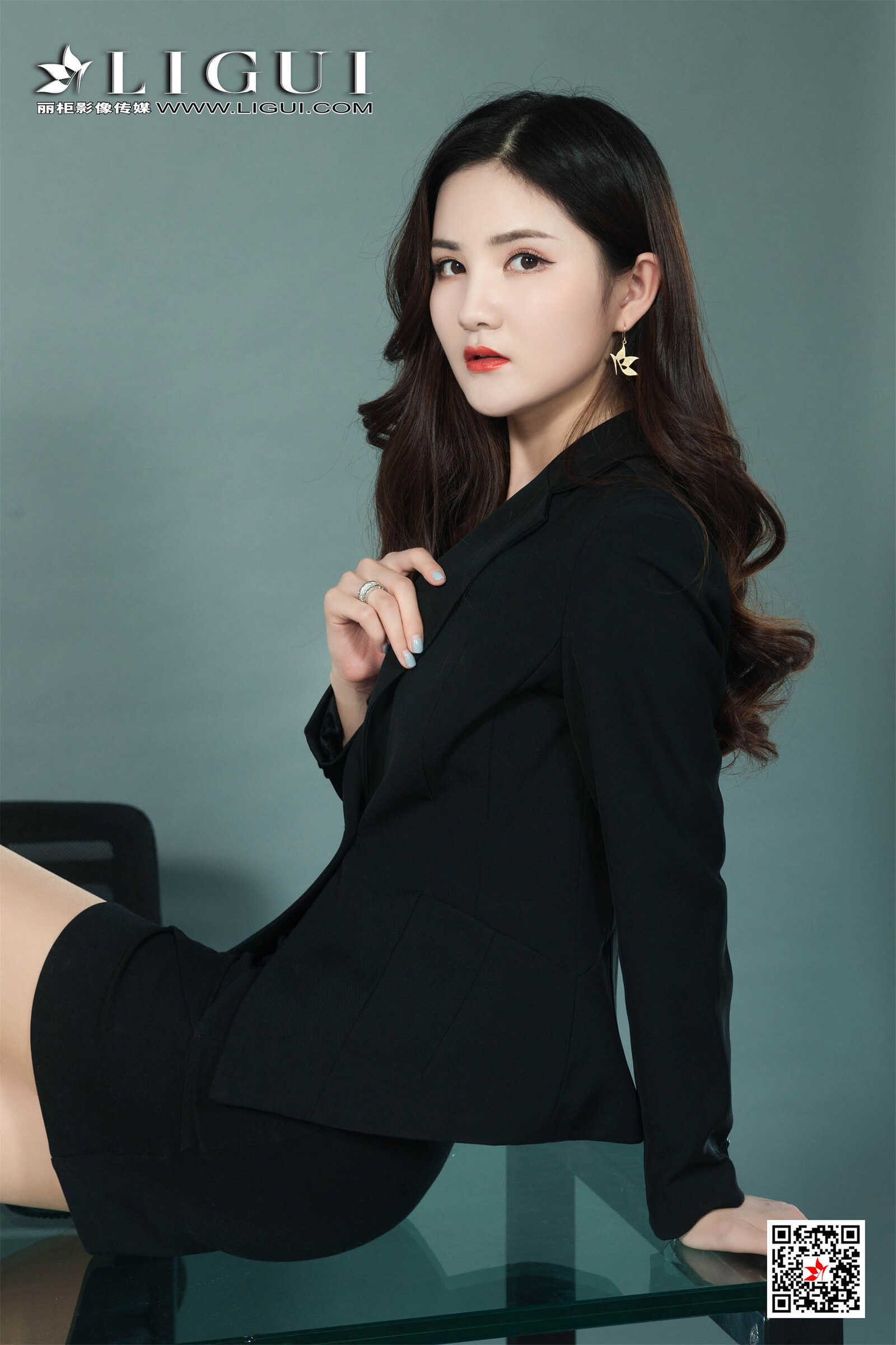 Model 安妮《白领OL丝足》 [丽柜LIGUI] 网络丽人 写第10张