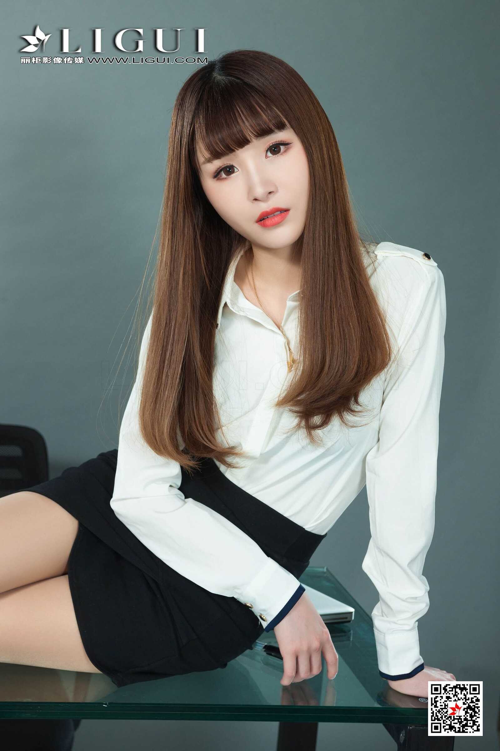 瑶瑶《OL小秘丝足美腿》 [丽柜LIGUI] 网络丽人 写第11张