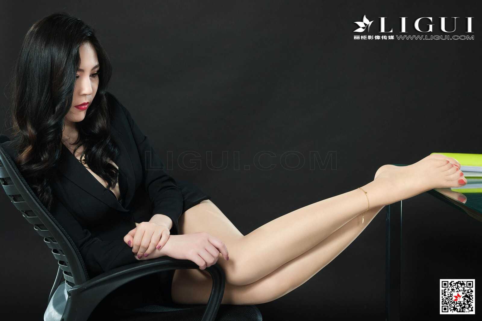 模特呢楠《肉丝长腿OL女郎》 [丽柜LIGUI] 网络丽人第2张