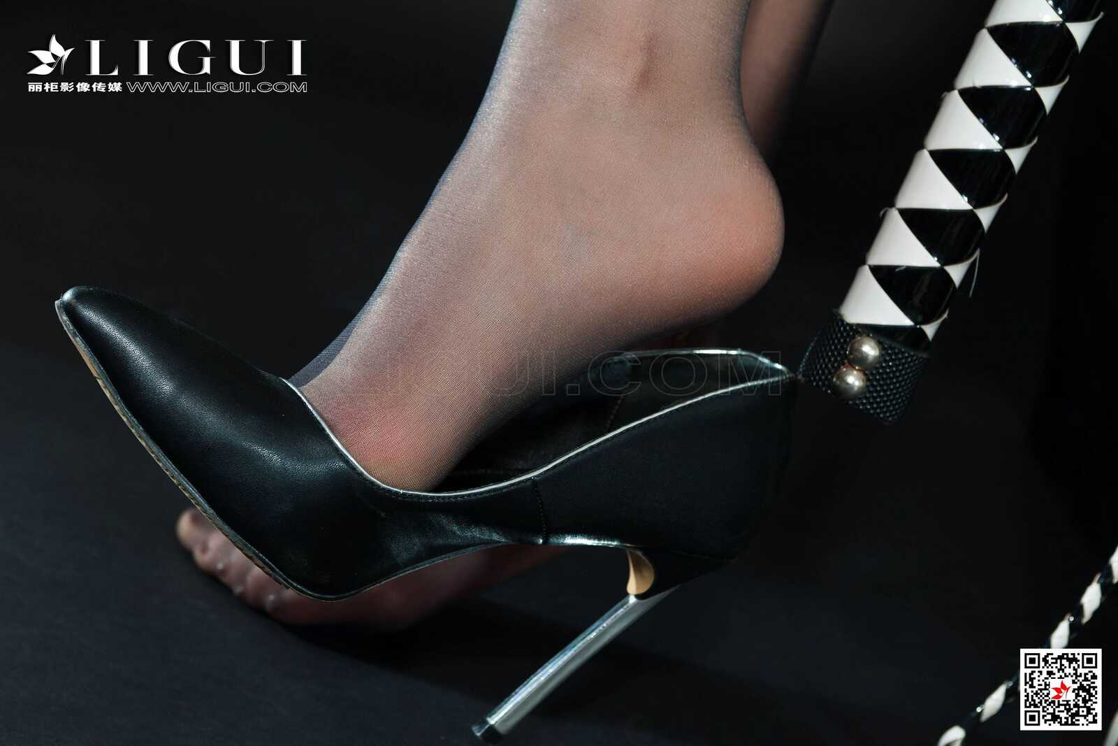 腿模Xilly《黑丝皮鞭系列》 [丽柜美束LIGUI] 网络丽第5张