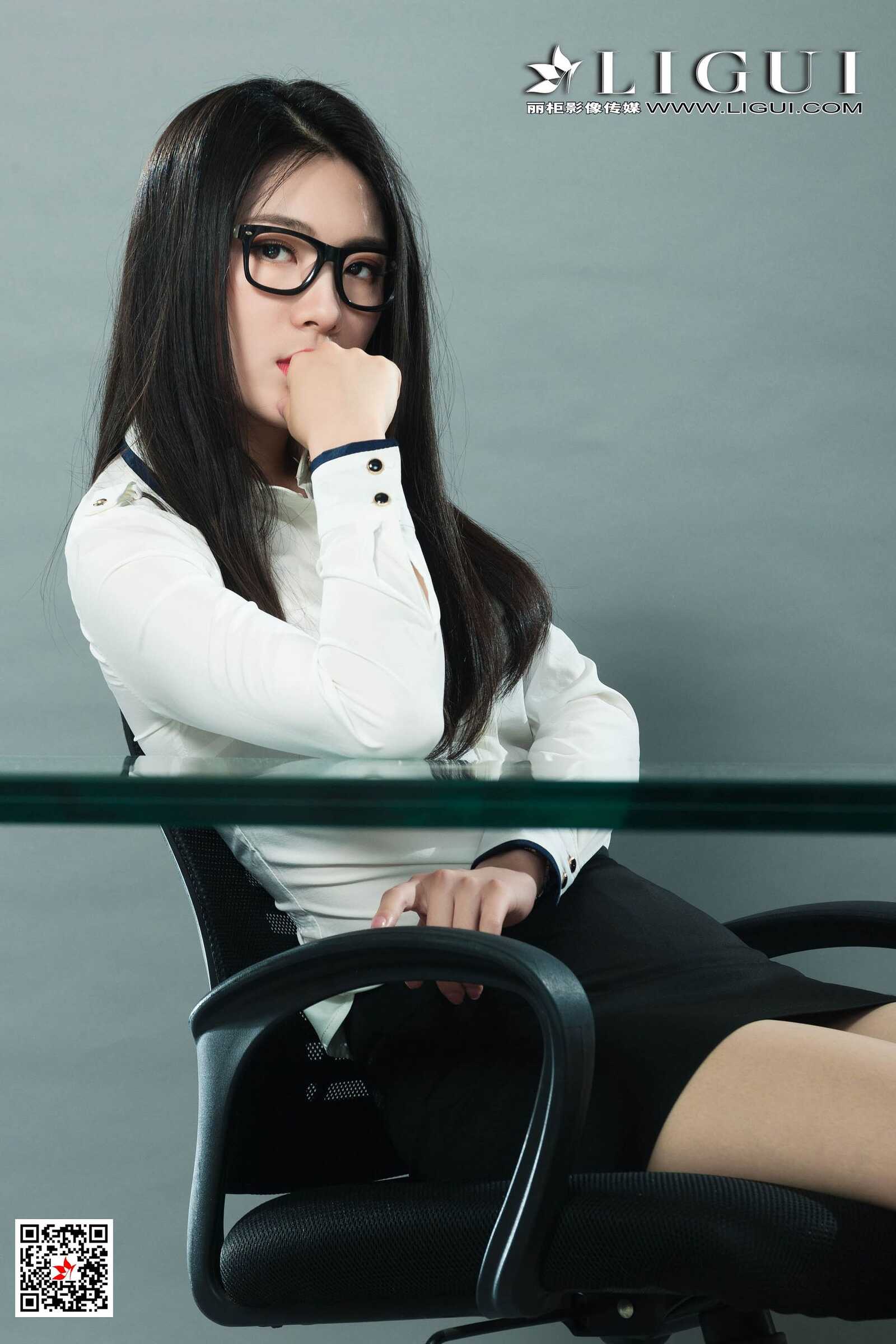 书雅《OL眼镜娘肉丝袜美腿》 [丽柜LIGUI] 网络丽人第11张