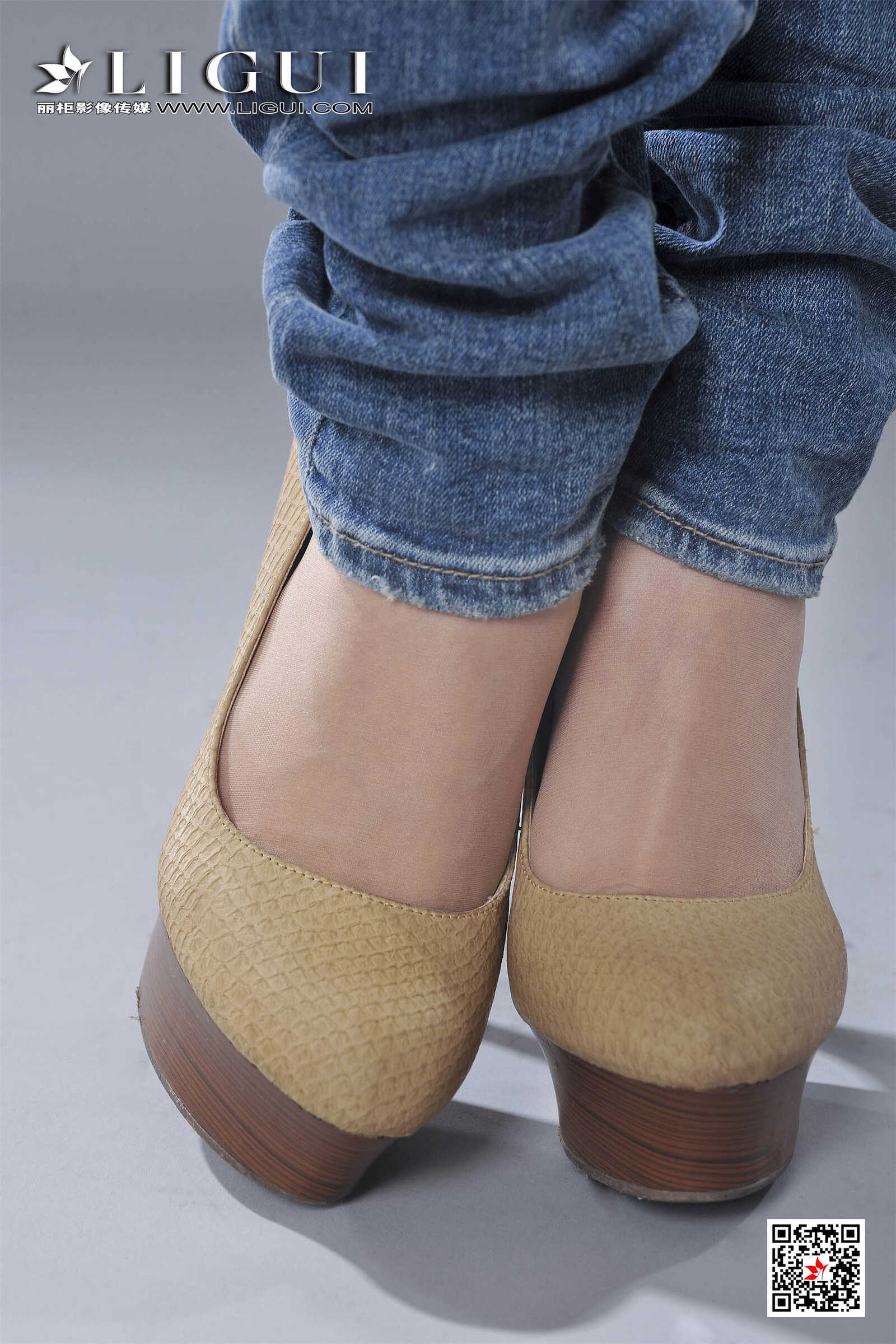可馨《牛仔紧身裤女郎》 [丽柜Ligui] 写真集第14张