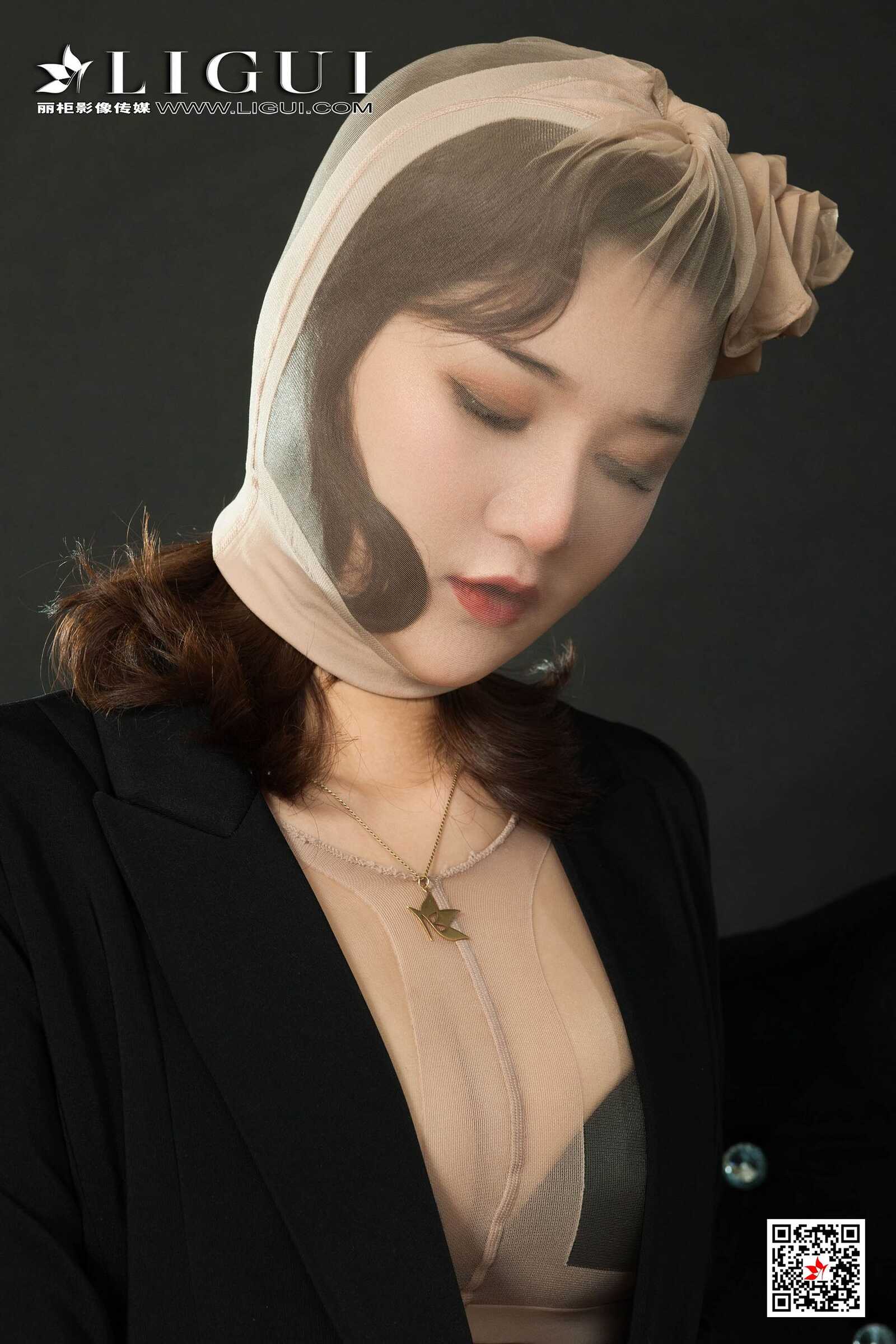 Model 文芮《肉丝人体》 [丽柜LiGui] 丝袜人体摄影第17张