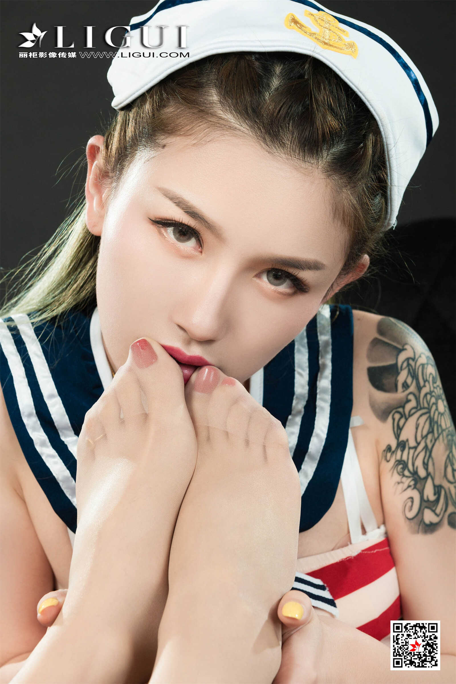 兔子&amp;amp;甜甜《双生海军姐妹花丝足》 [丽柜Lig第3张