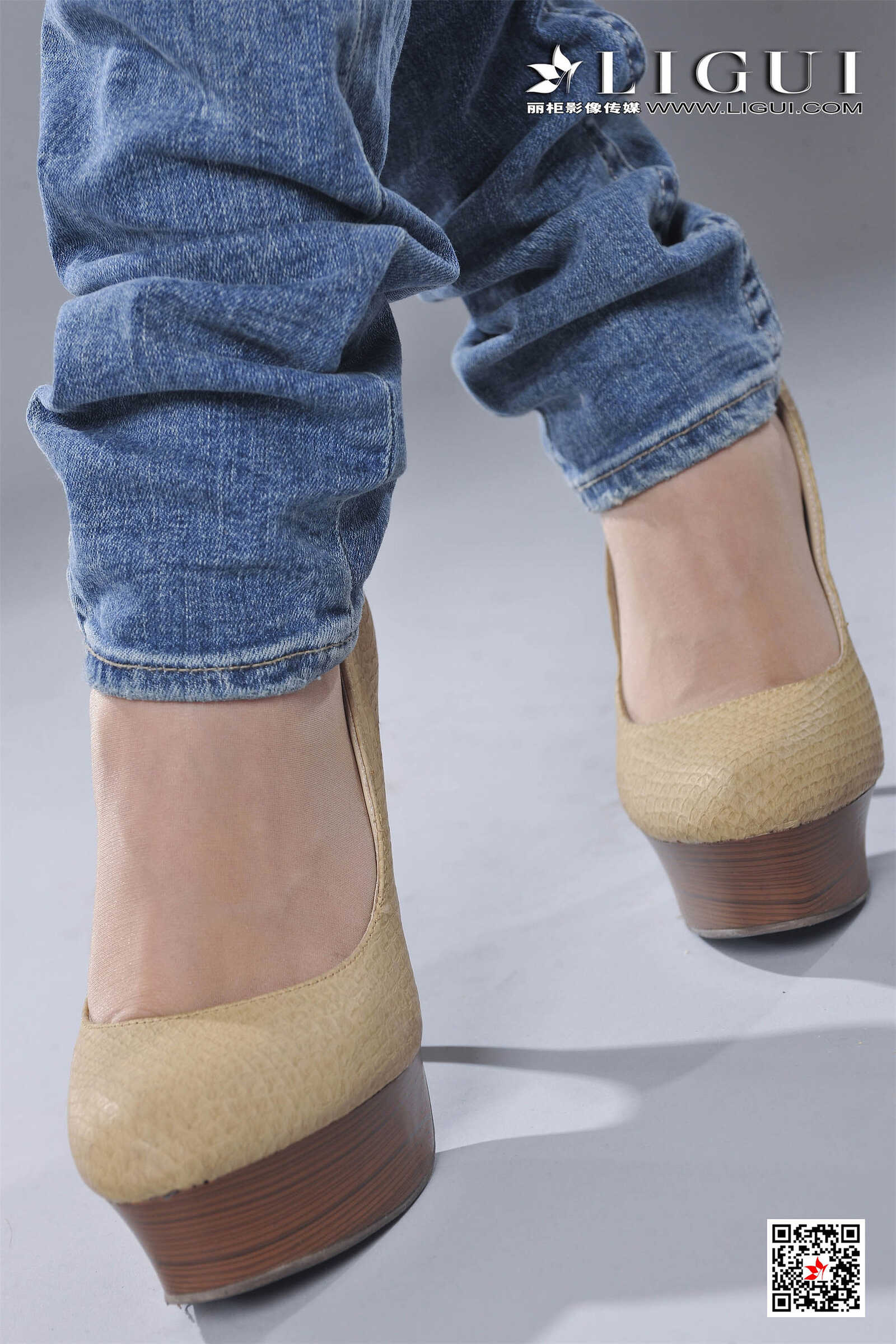 可馨《牛仔紧身裤女郎》 [丽柜Ligui] 写真集第13张