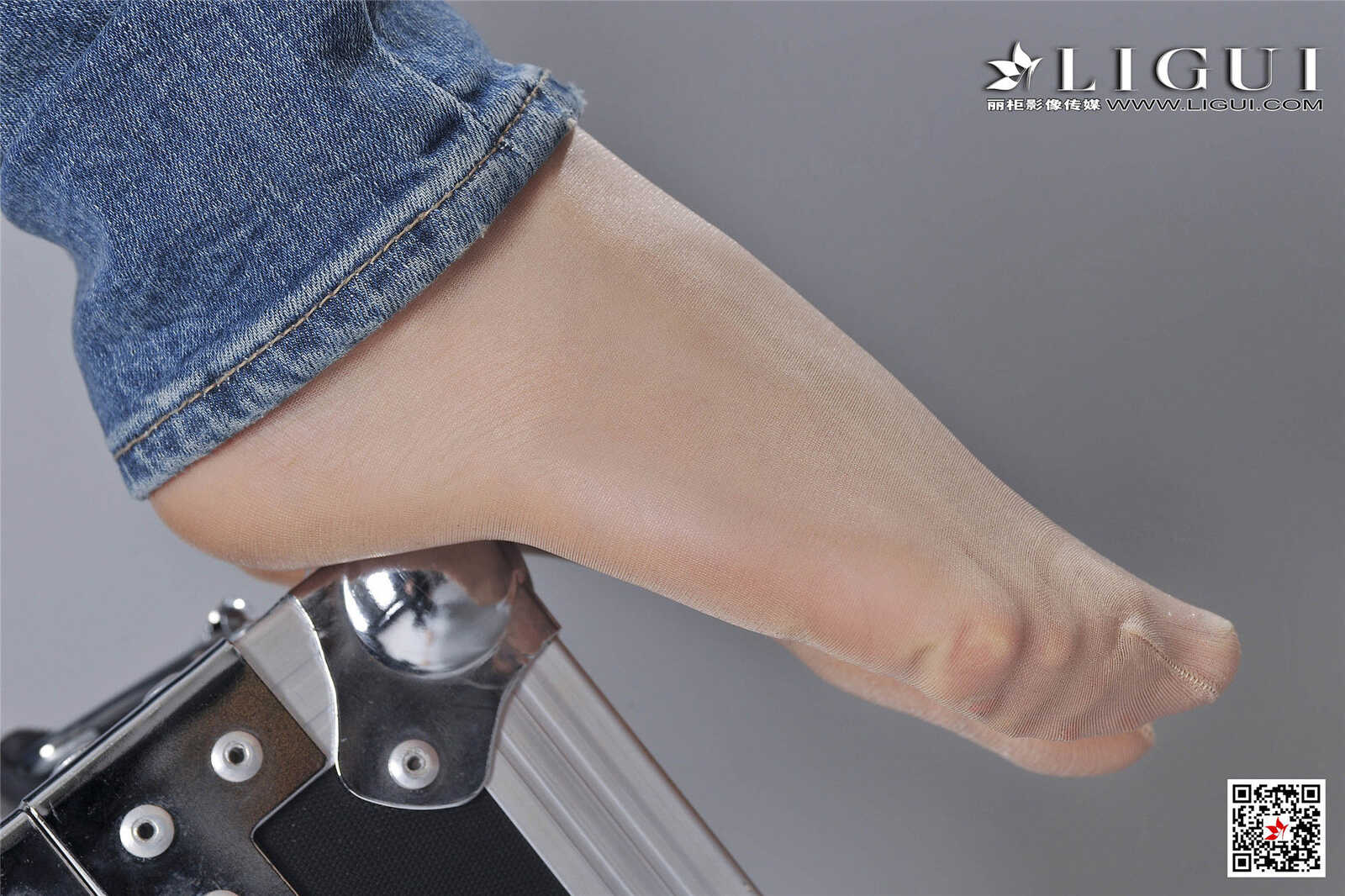 可馨《牛仔紧身裤女郎》 [丽柜Ligui] 写真集第1张
