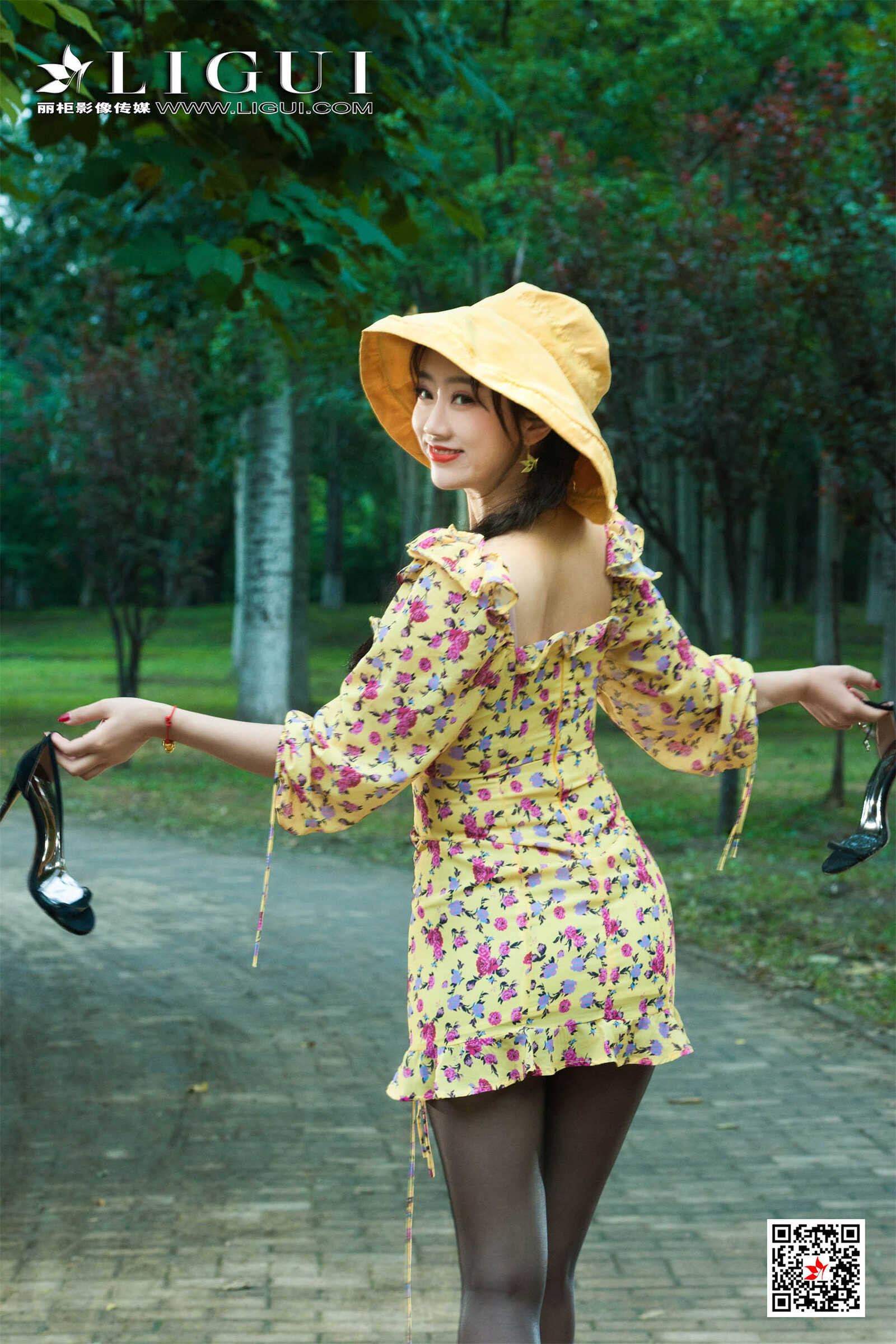 然然《极品森系黑丝草帽少女》 [丽柜Ligui] 写真第18张