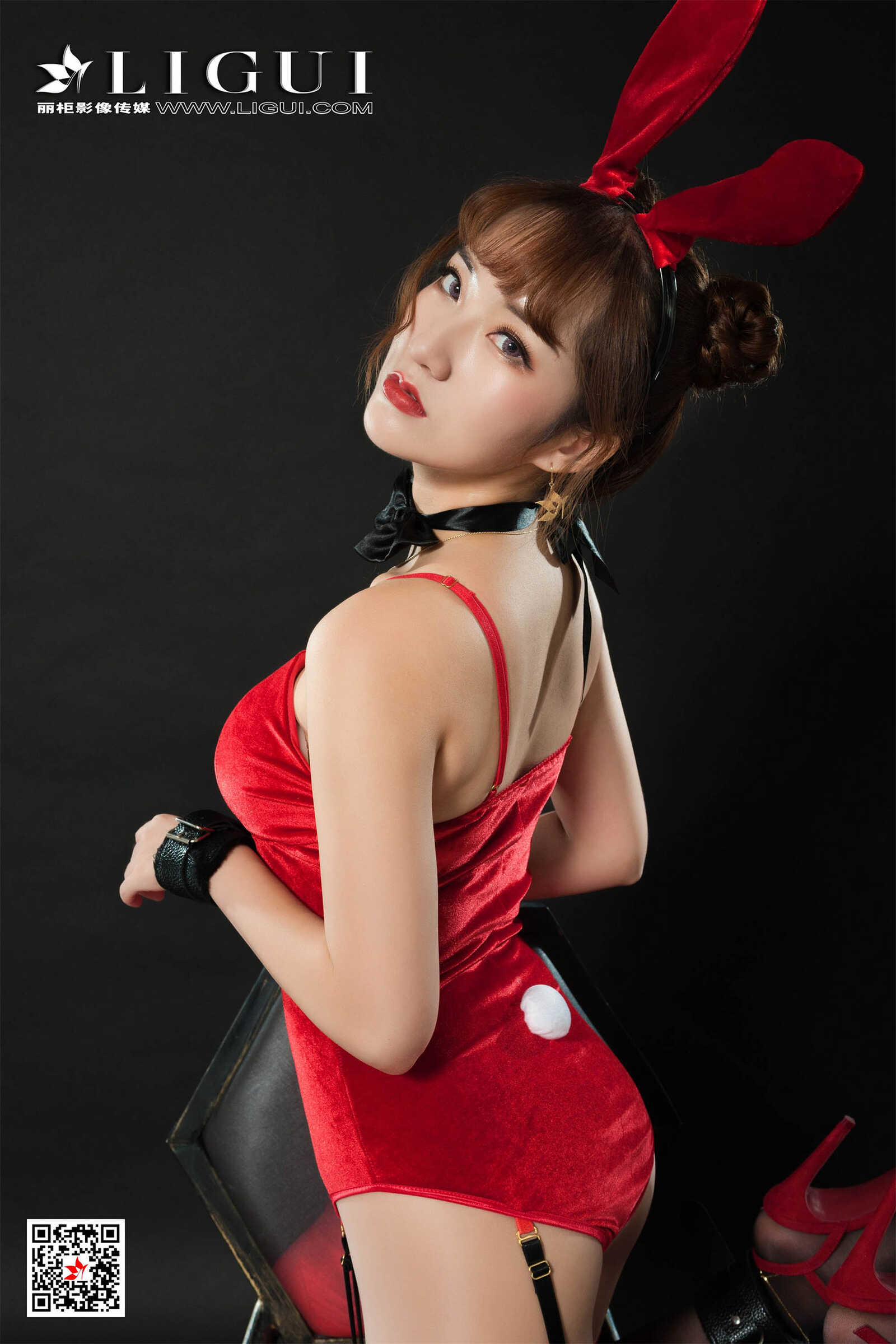 汐汐《黑丝镣铐兔女郎》 [丽柜Ligui] 写真集第13张