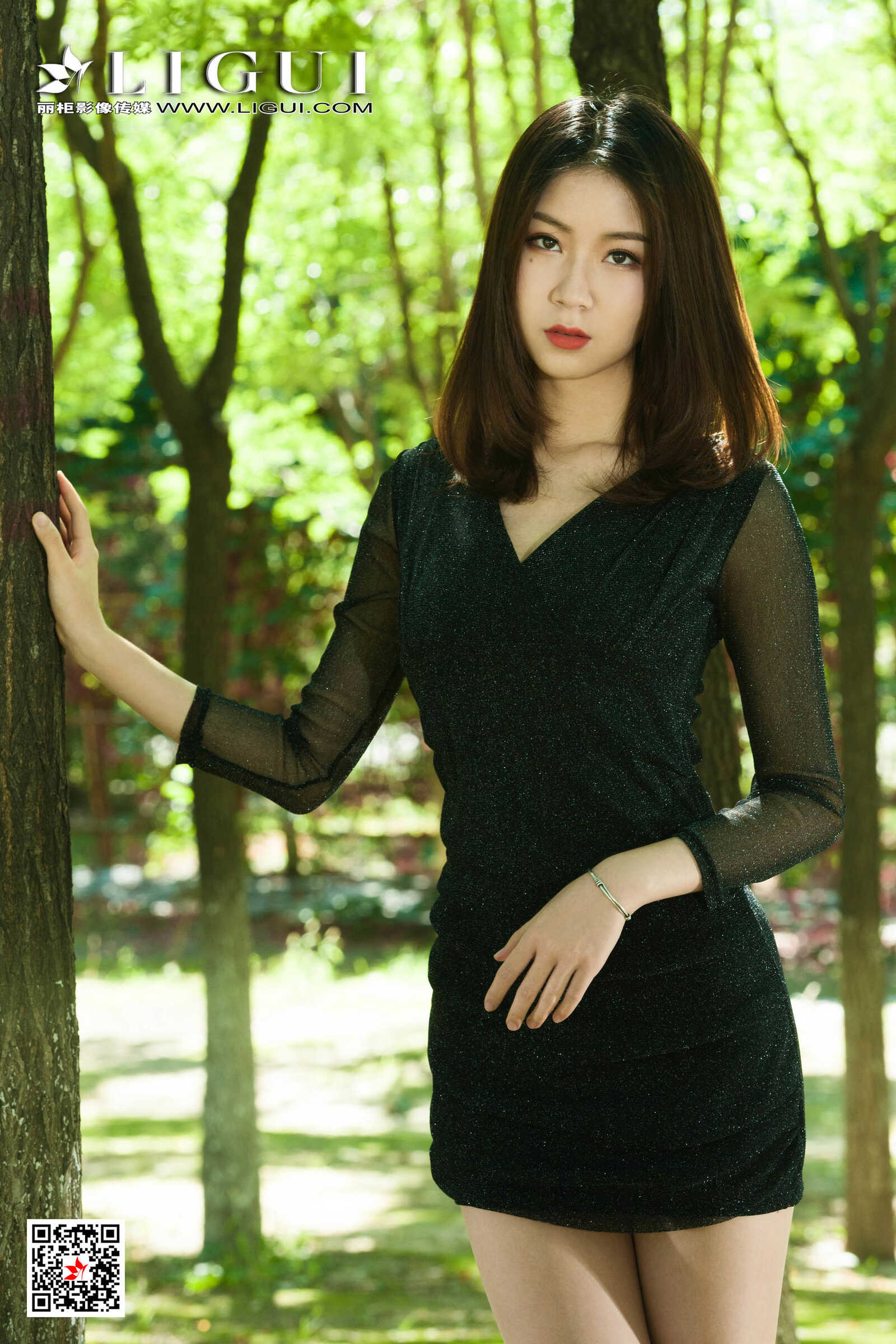 虫虫《长腿森系女神》 [丽柜Ligui] 写真集第18张