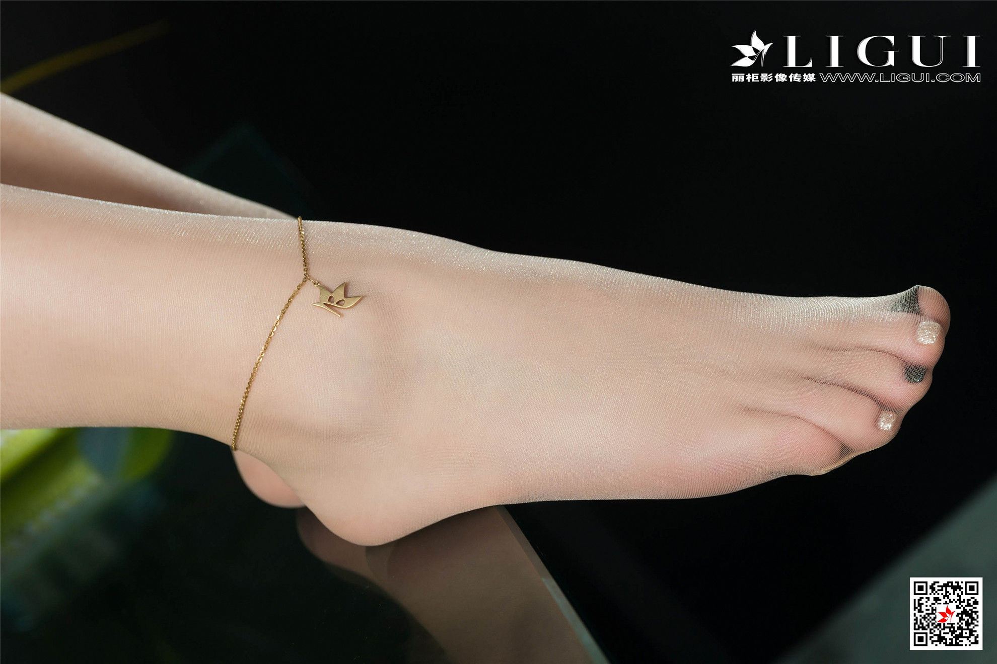 腿模焦焦《肉丝高跟OL美腿》 [丽柜Ligui] 写真集第4张