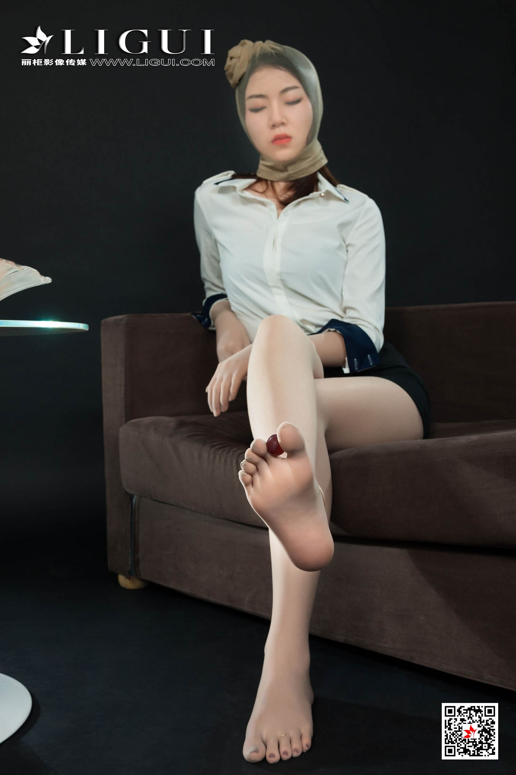 虫虫《肉丝袜美束人体》 [丽柜Ligui] 写真集第13张