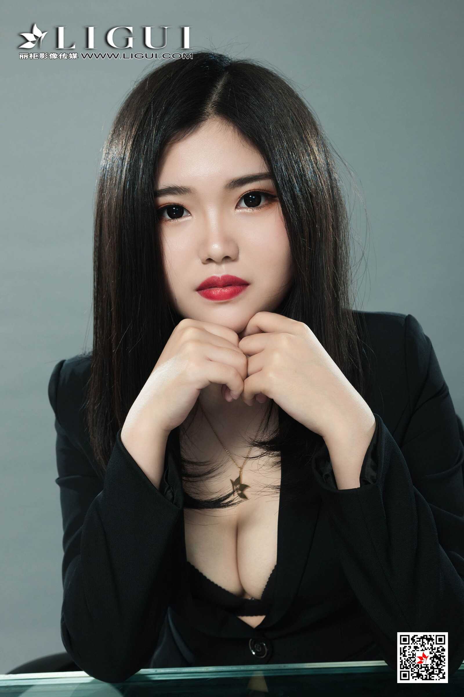 小辫儿《肉丝西服OL美腿》 [丽柜Ligui] 写真集第13张