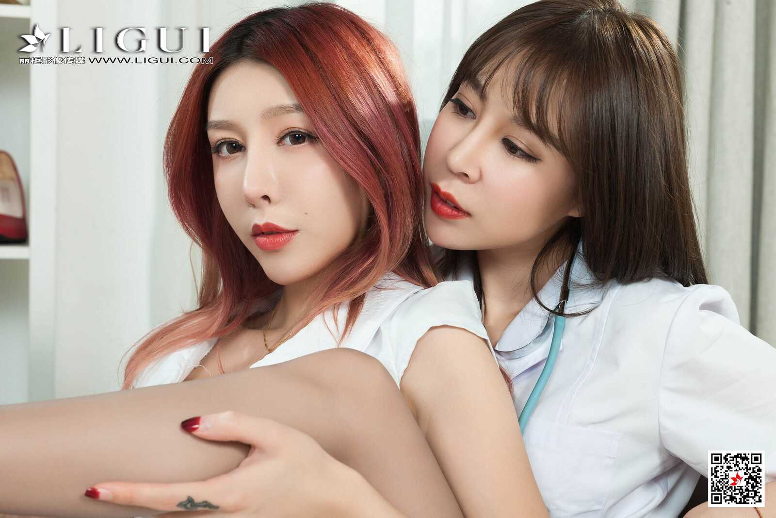 Vicky&amp;amp;兔子《双人医生护士丝袜诱惑》 [丽柜L第3张