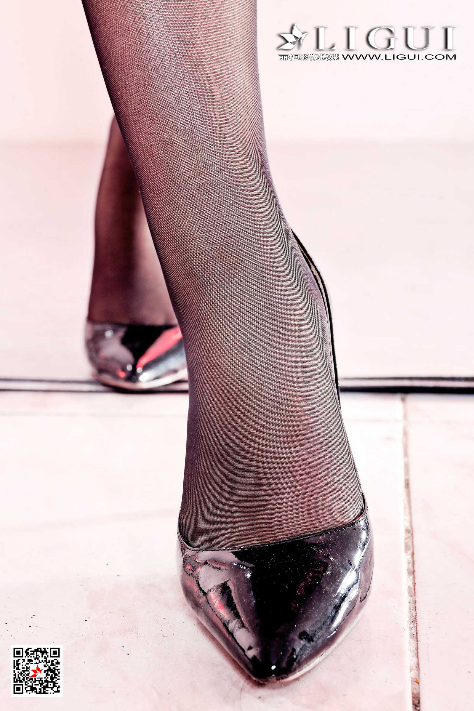 腿模允儿《黑丝大长腿》 [丽柜Ligui] 写真集第13张