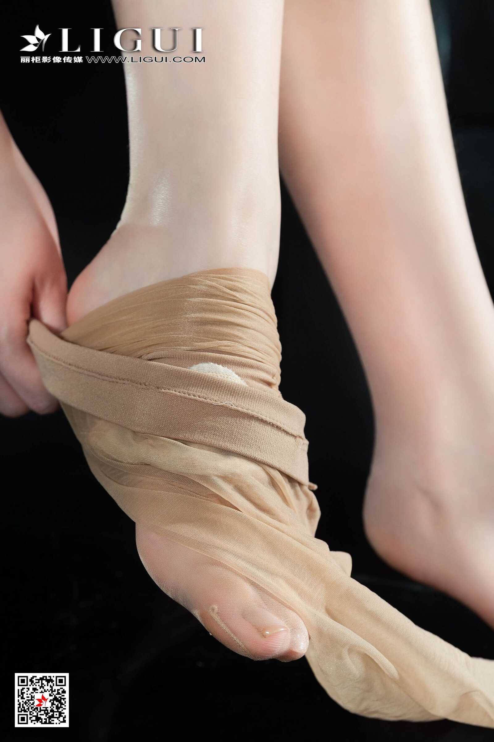 腿模阳阳《OL水果丝足》 [丽柜Ligui] 写真集第17张