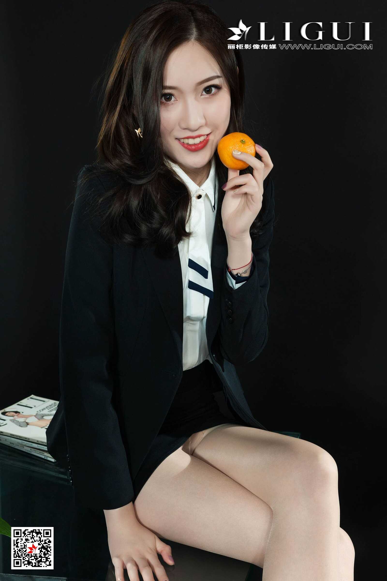 腿模阳阳《OL水果丝足》 [丽柜Ligui] 写真集第11张