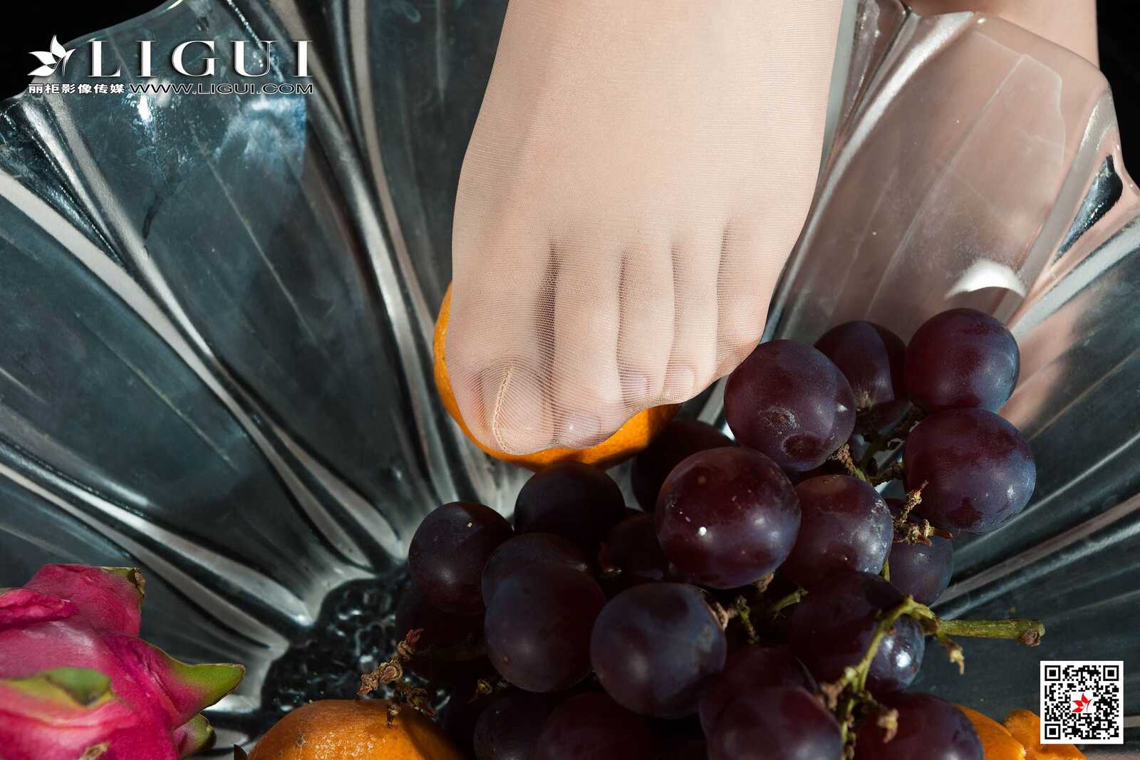 腿模阳阳《OL水果丝足》 [丽柜Ligui] 写真集第5张