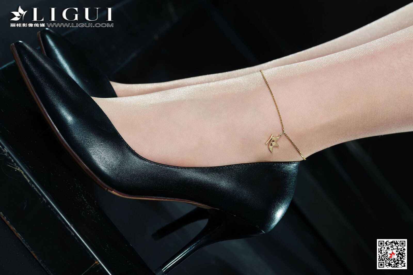 腿模阳阳《OL水果丝足》 [丽柜Ligui] 写真集第3张