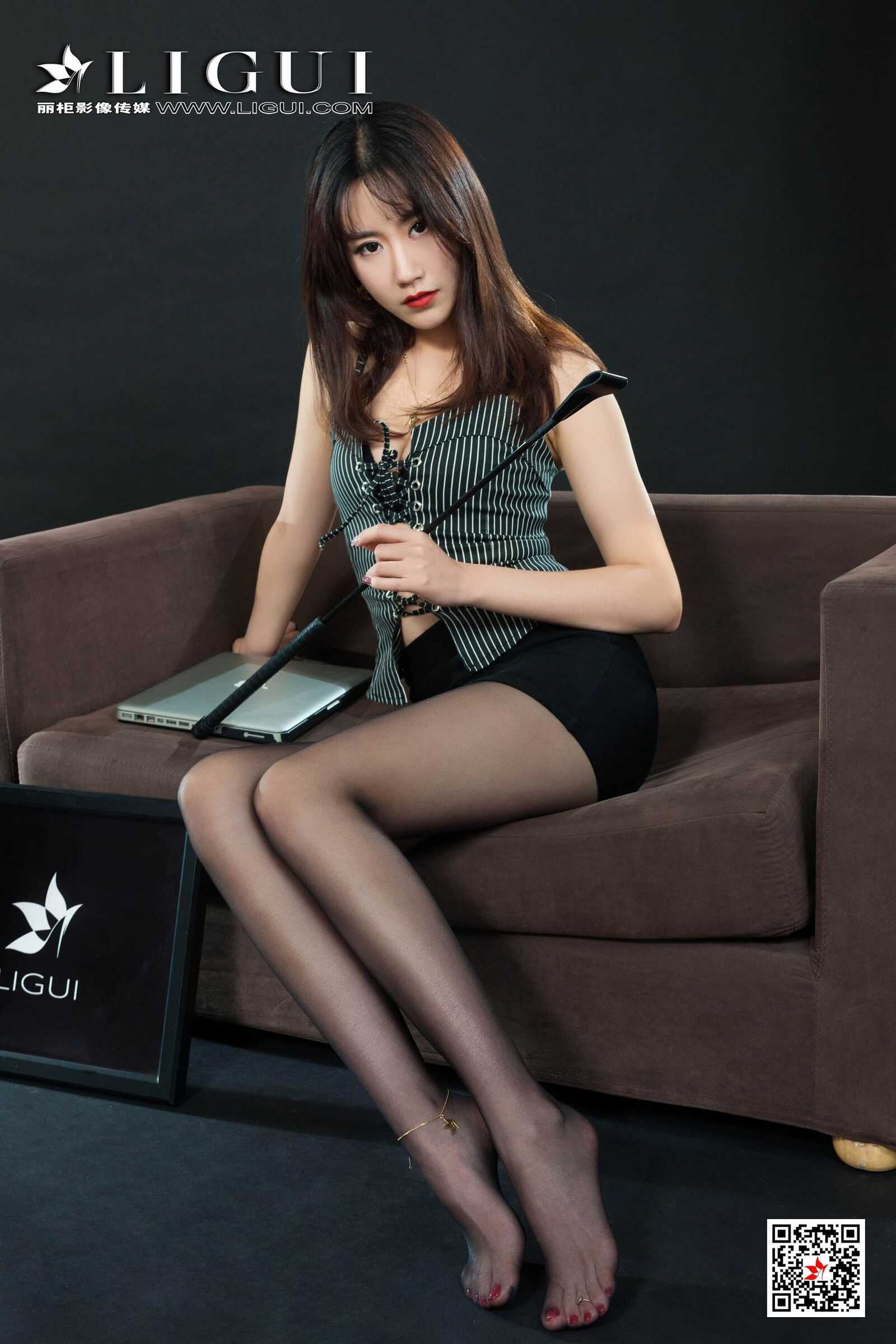 Model 子晴《极品黑丝女秘书》 [丽柜Ligui] 写真集第9张