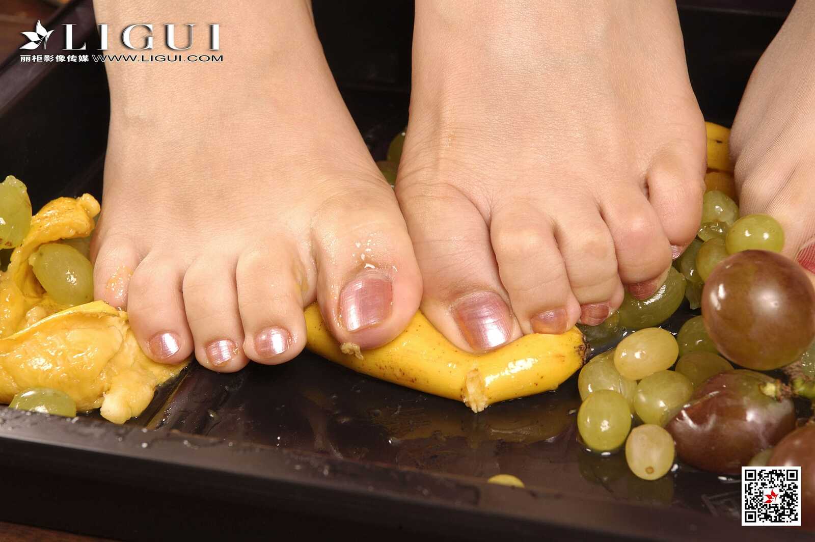 Model 琳达&amp;amp;菲儿《丝足水果酱》 [丽柜Ligui] 写真第1张