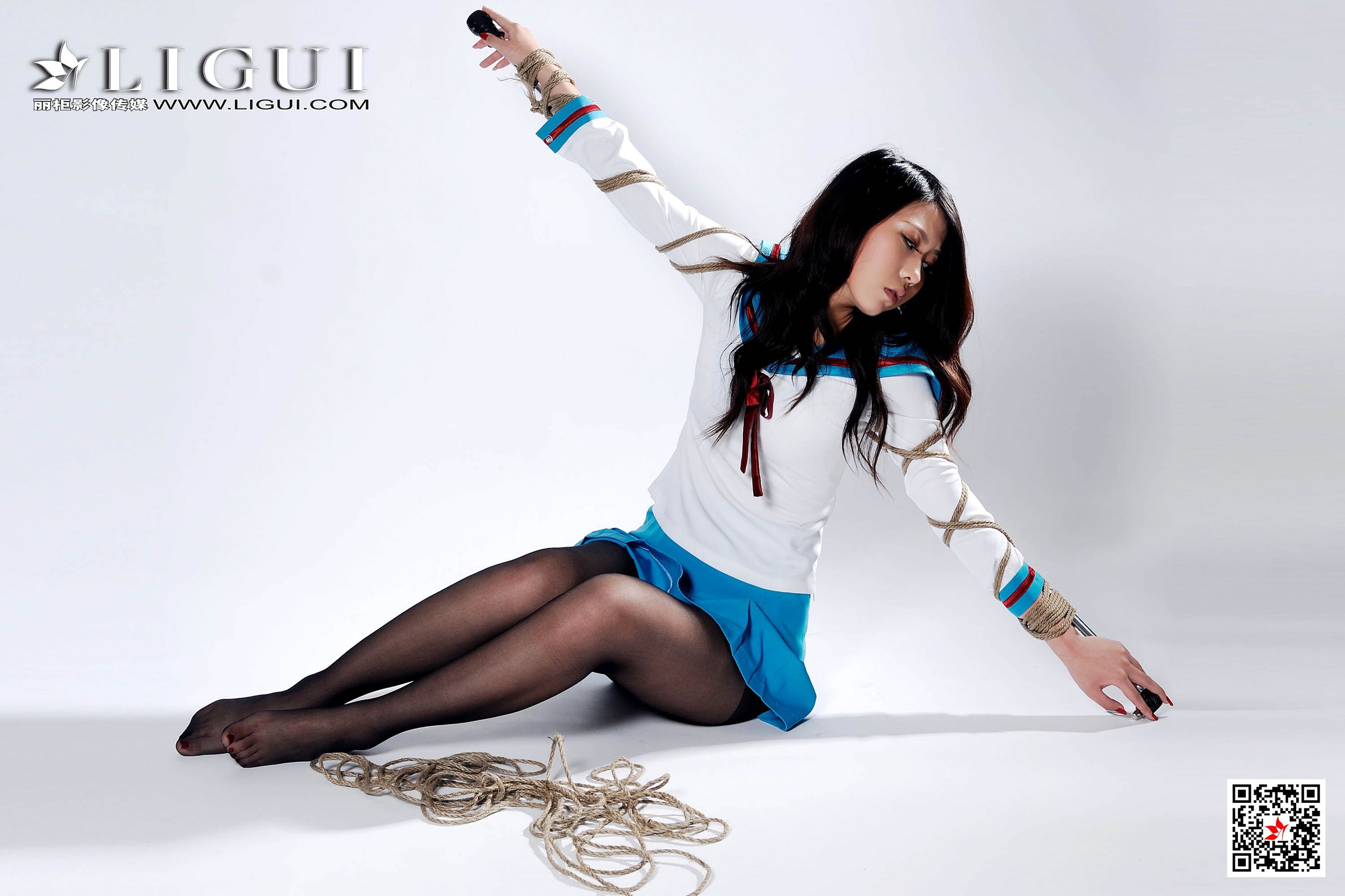 Model 幽幽《制服黑丝捆绑》 [丽柜美束Ligui] 写真第3张