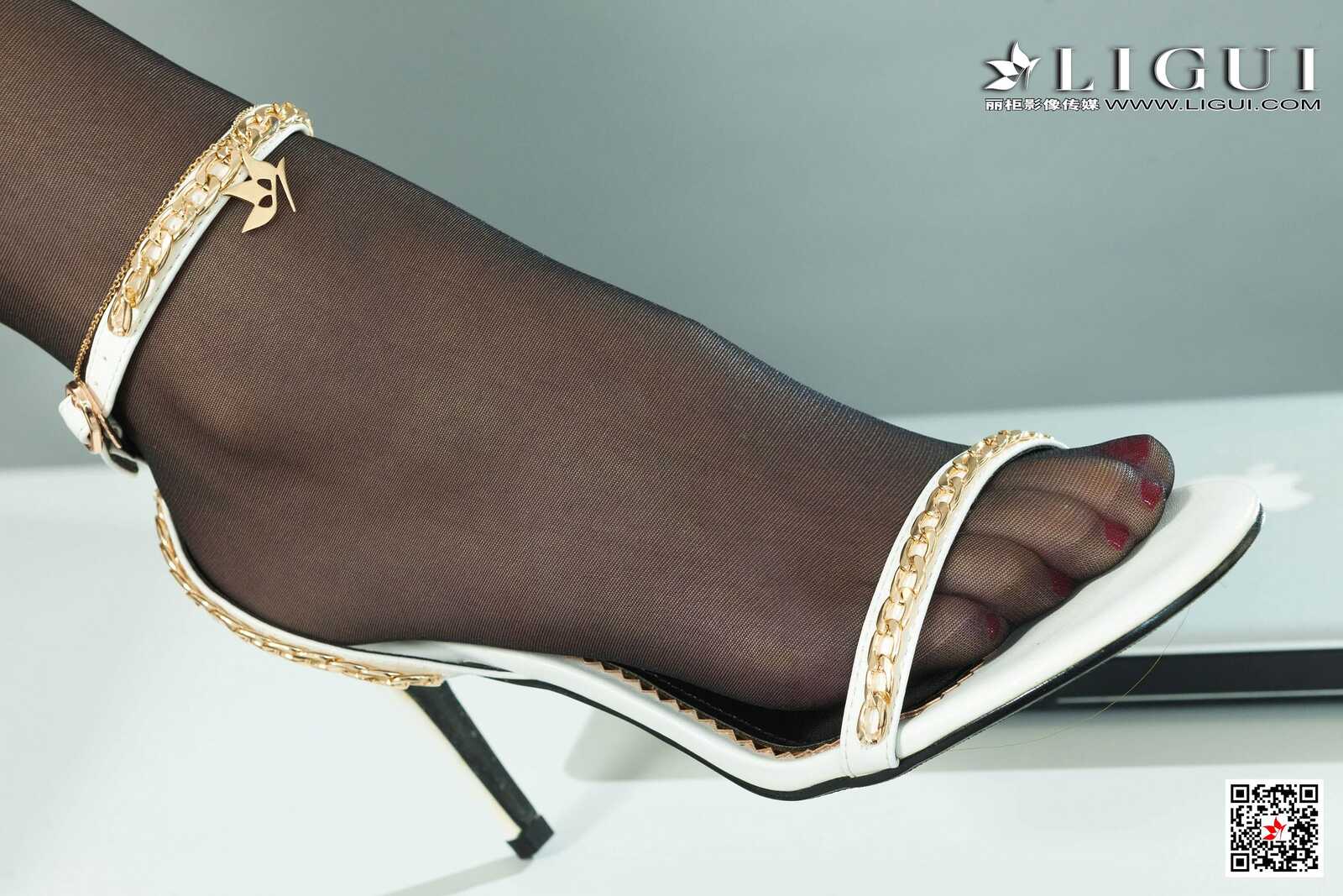 Model 文芮《黑丝袜高跟诱惑》 [丽柜LIGUI] 写真集第1张