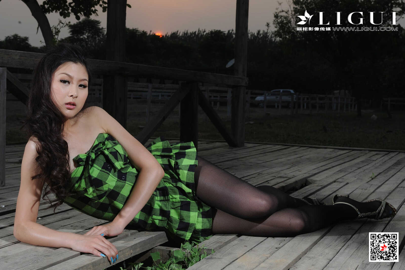 Model 孙跃《户外美丝高跟》 [丽柜LIGUI] 网络丽人第1张