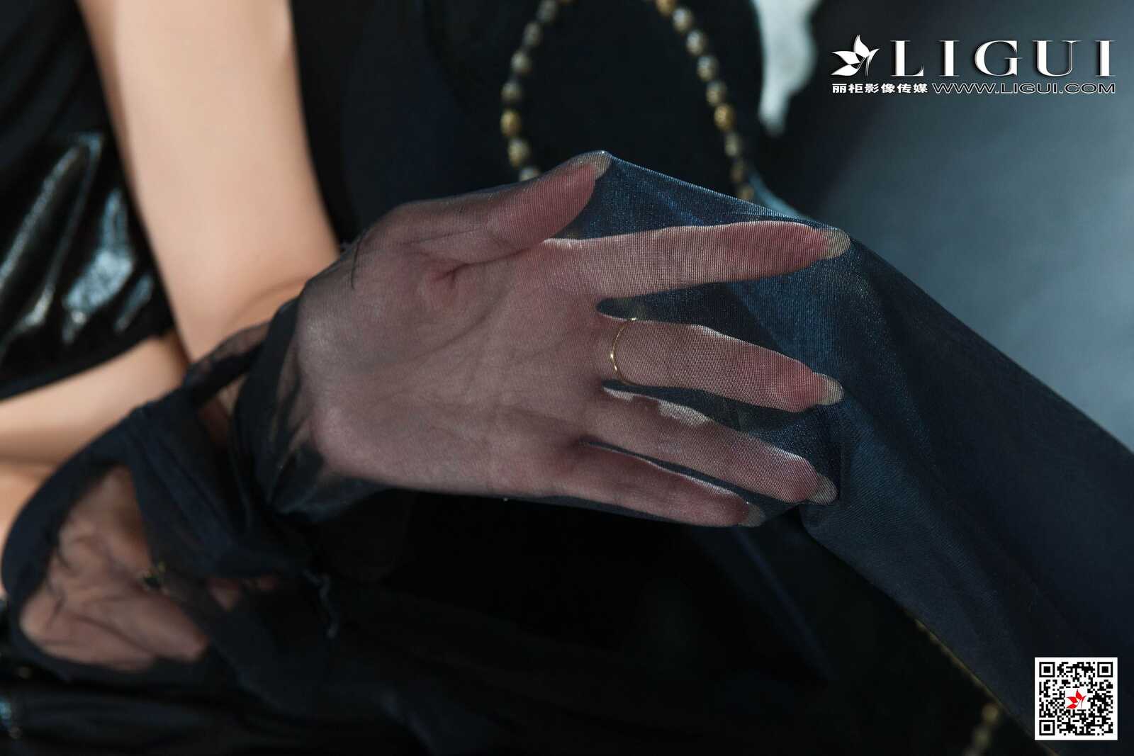 Model 轩轩《镣铐黑丝女警》 [丽柜Ligui] 网络丽人第4张