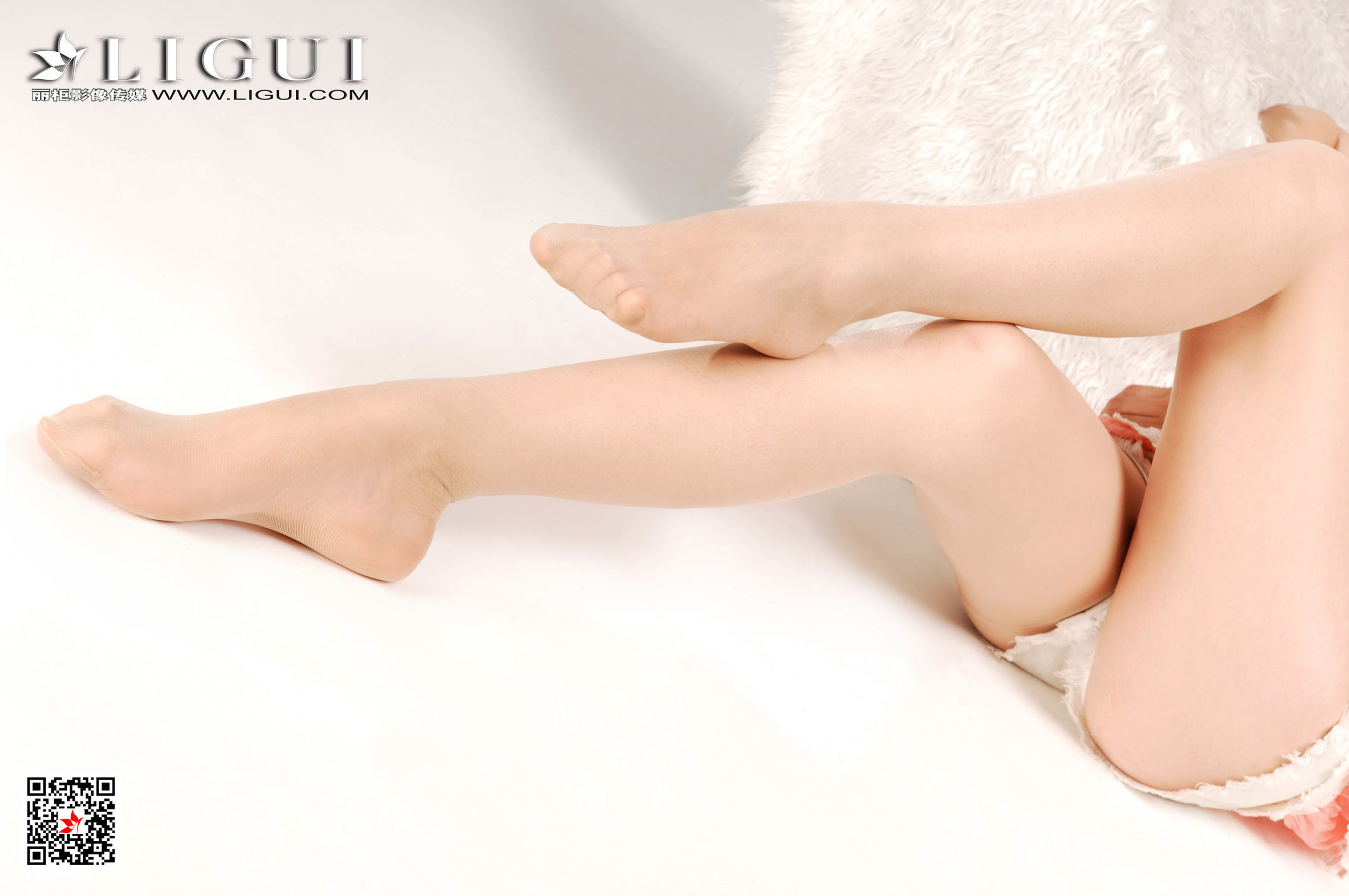 Model 崔英晗《肉丝玉足》 [丽柜Ligui] 写真集第8张