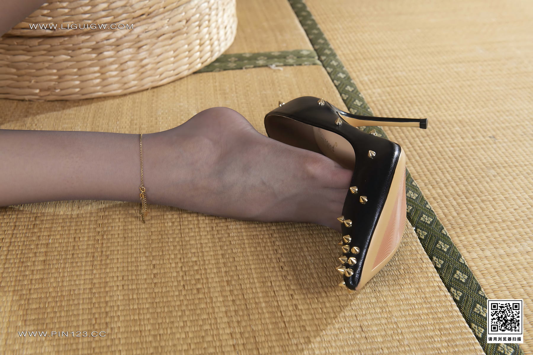 [Ligui丽柜] 2024.05.20 兔子踩蛋糕上第15张