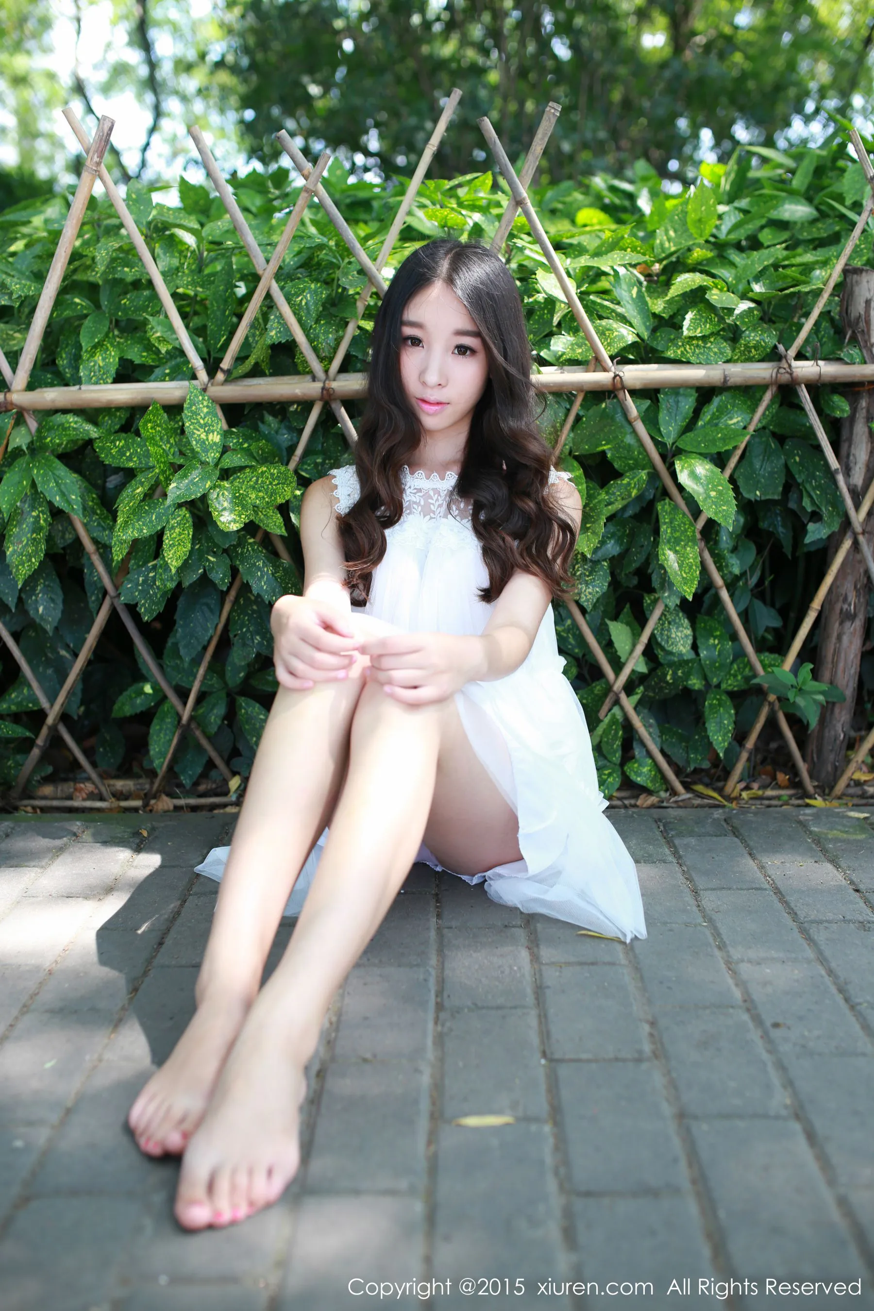  梓萱Crystal《小清新外拍~ 野外露出》 秀人网 No.371第1张